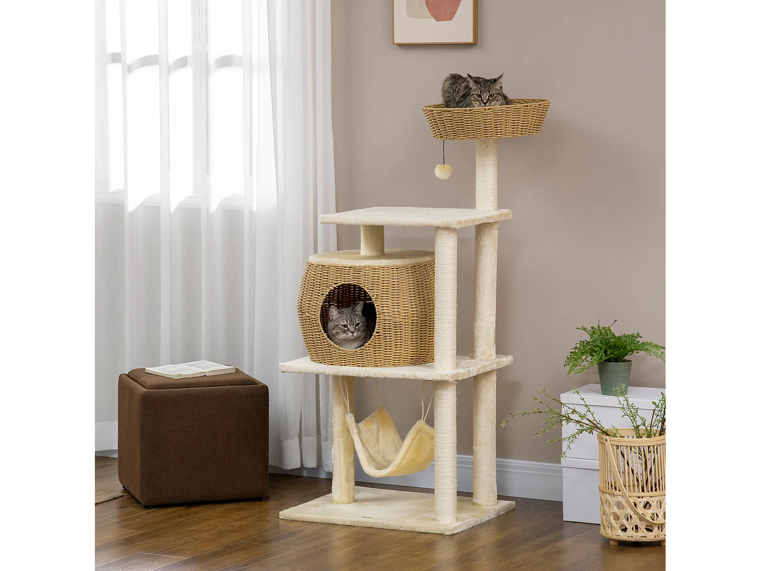 Arbre à chat style cosy chic griffoirs sisal naturel niche coussin hamac plateforme panier observation boule suspendue résine tressée beige