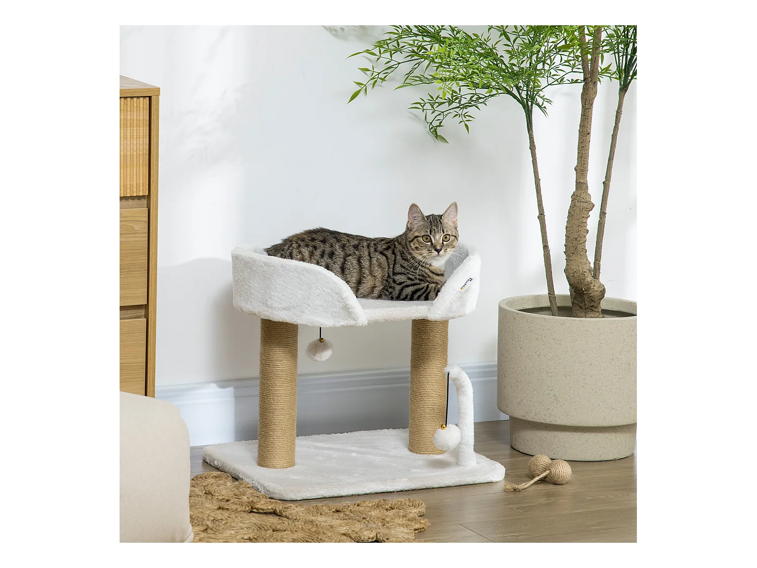 Arbre à chat 2 griffoirs jute naturelle panier jeu 2 boules suspendues avec clochettes peluche blanche