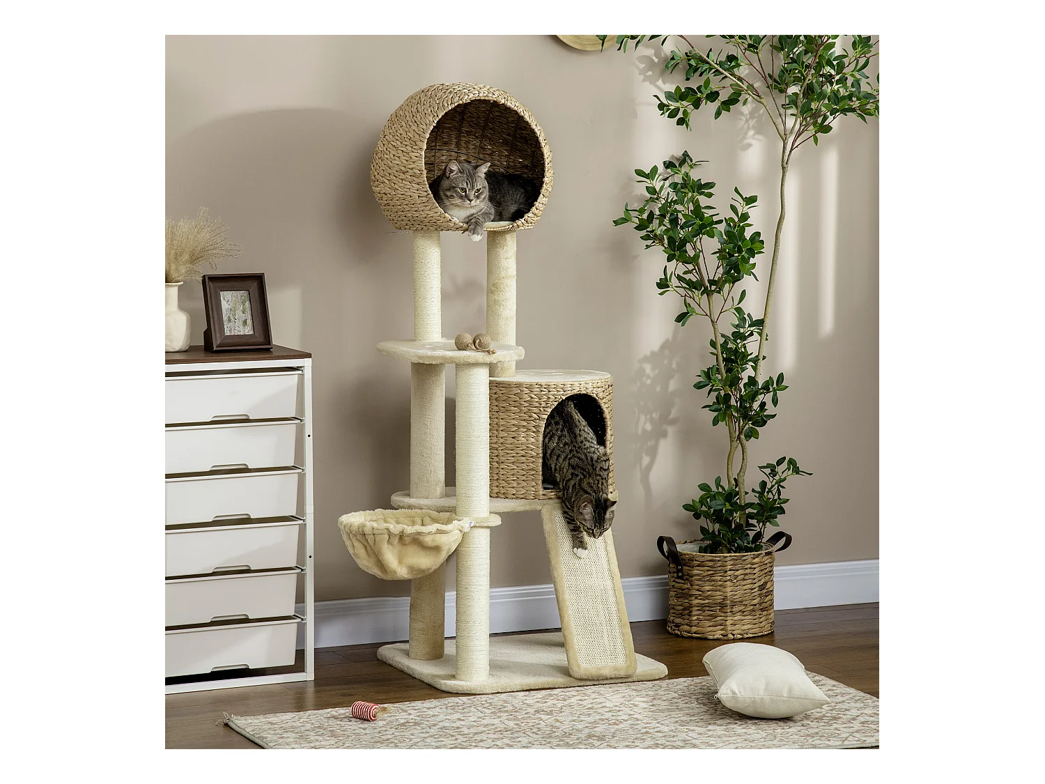 Arbre à chat style cosy chic griffoirs grattoir sisal 2 grandes niches plateforme hamac peluche courte beige jacinthe d'eau