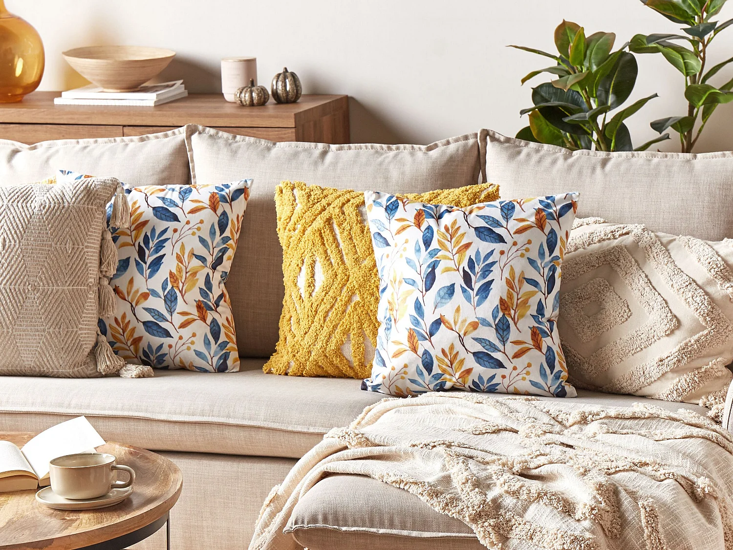 Almofada decorativa CATTLEYA Veludo 45 x 45 cm Multicolor Padrão de plantas