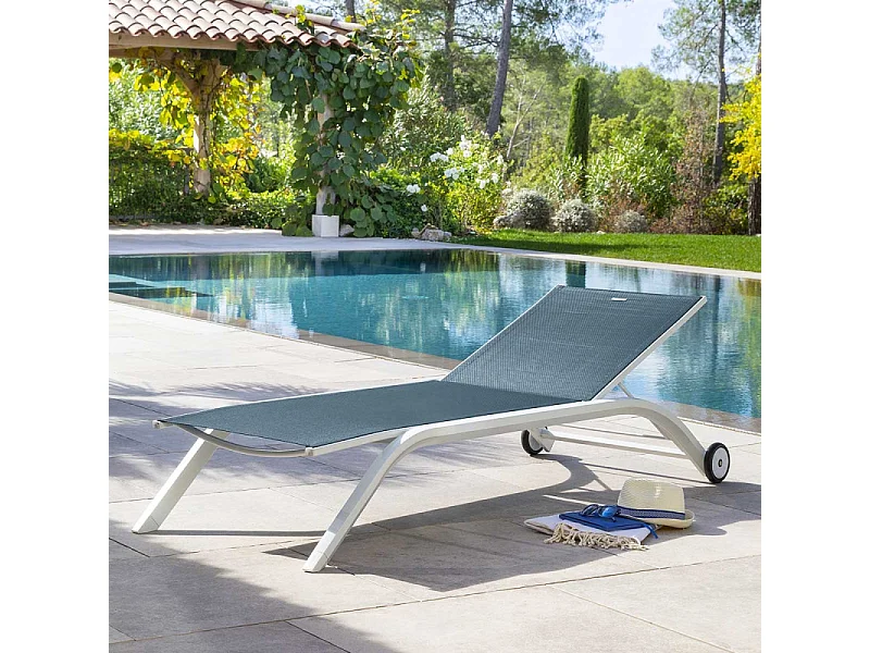 Transat Milenio bleu pétrole/blanc Hespéride