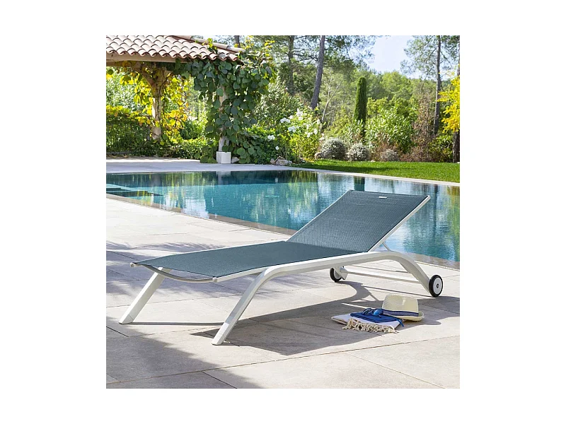 Transat Milenio bleu pétrole/blanc Hespéride