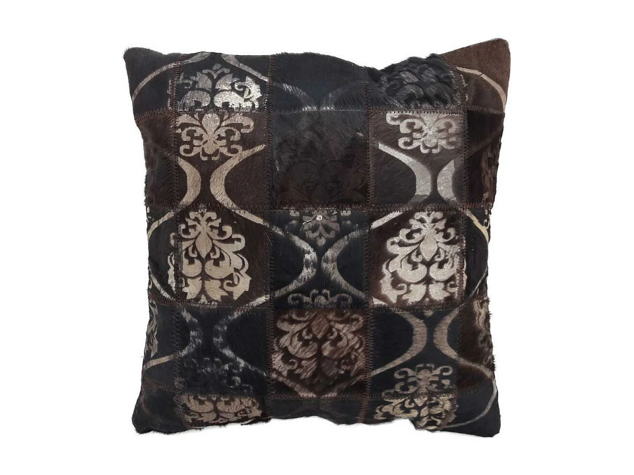 Coussin 45x45 fait main en peau de vache marron AURELIA