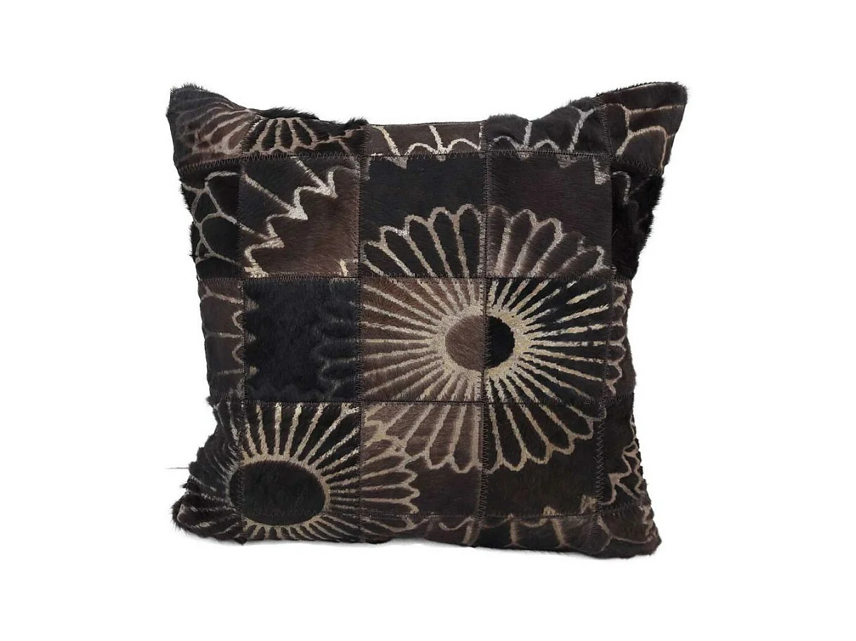 Coussin 45x45 fait main en peau de vache marron LUBO