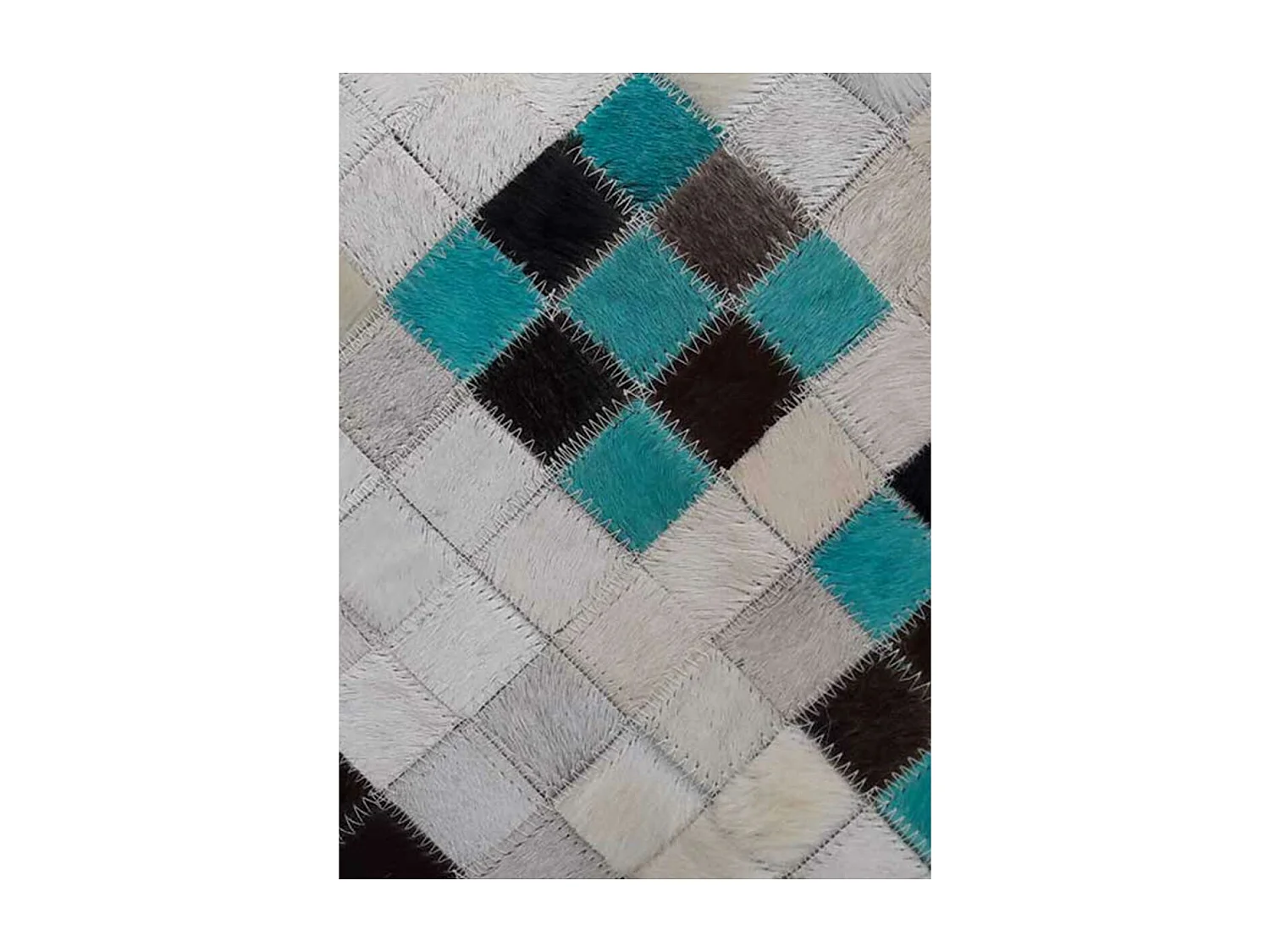 Coussin 45x45 fait à la main en peau de vache turquoise DIMEDE