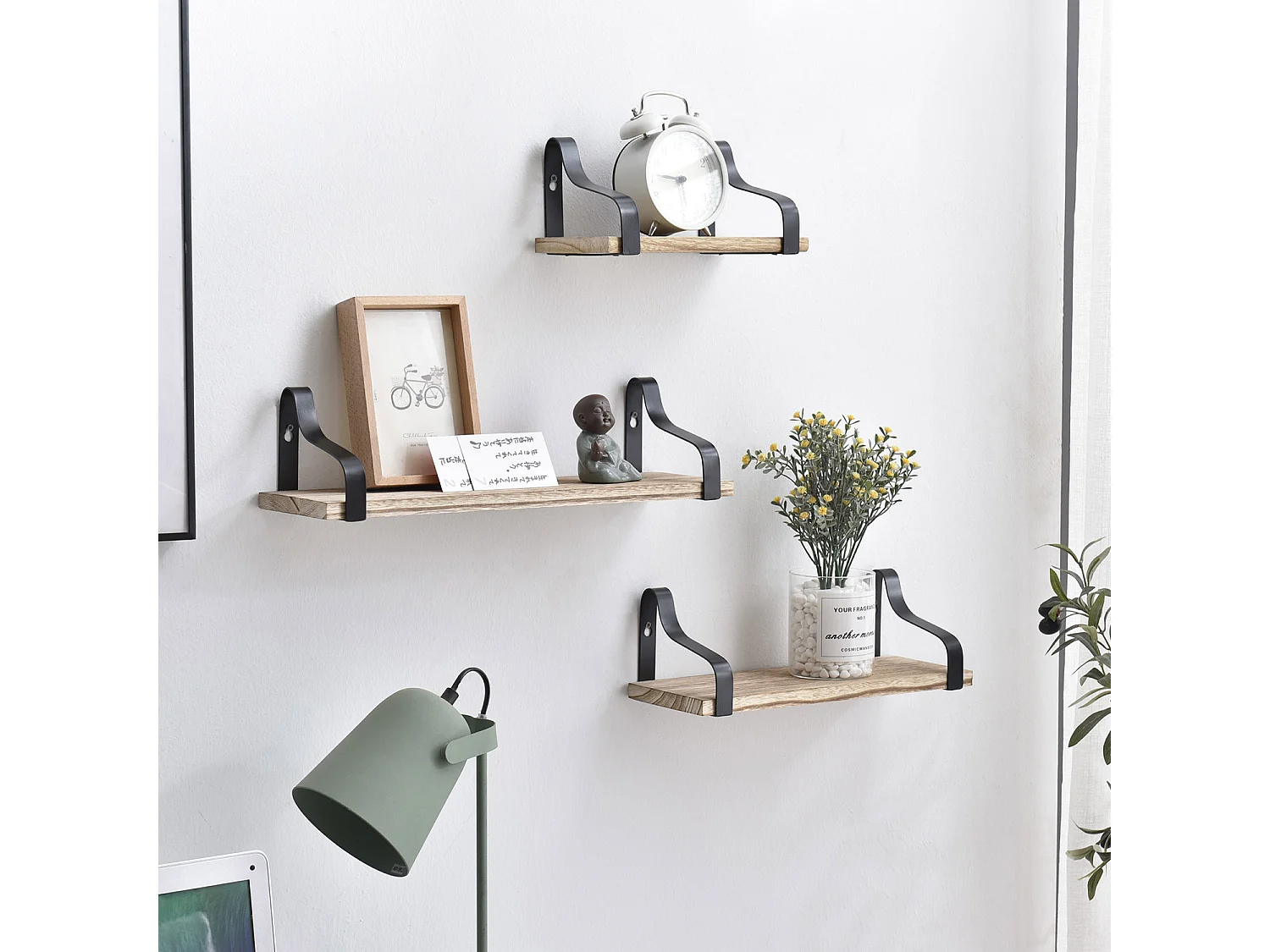 Set van 3 zwarte metalen wandplanken van Bemol.