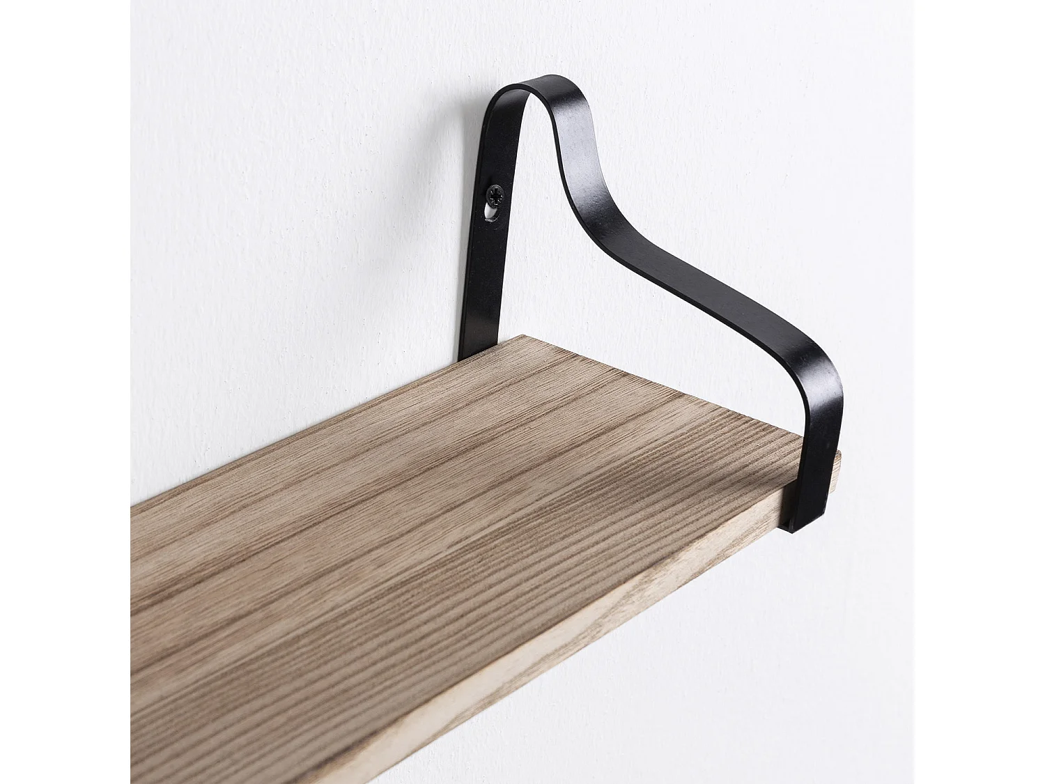 Set van 3 zwarte metalen wandplanken van Bemol.