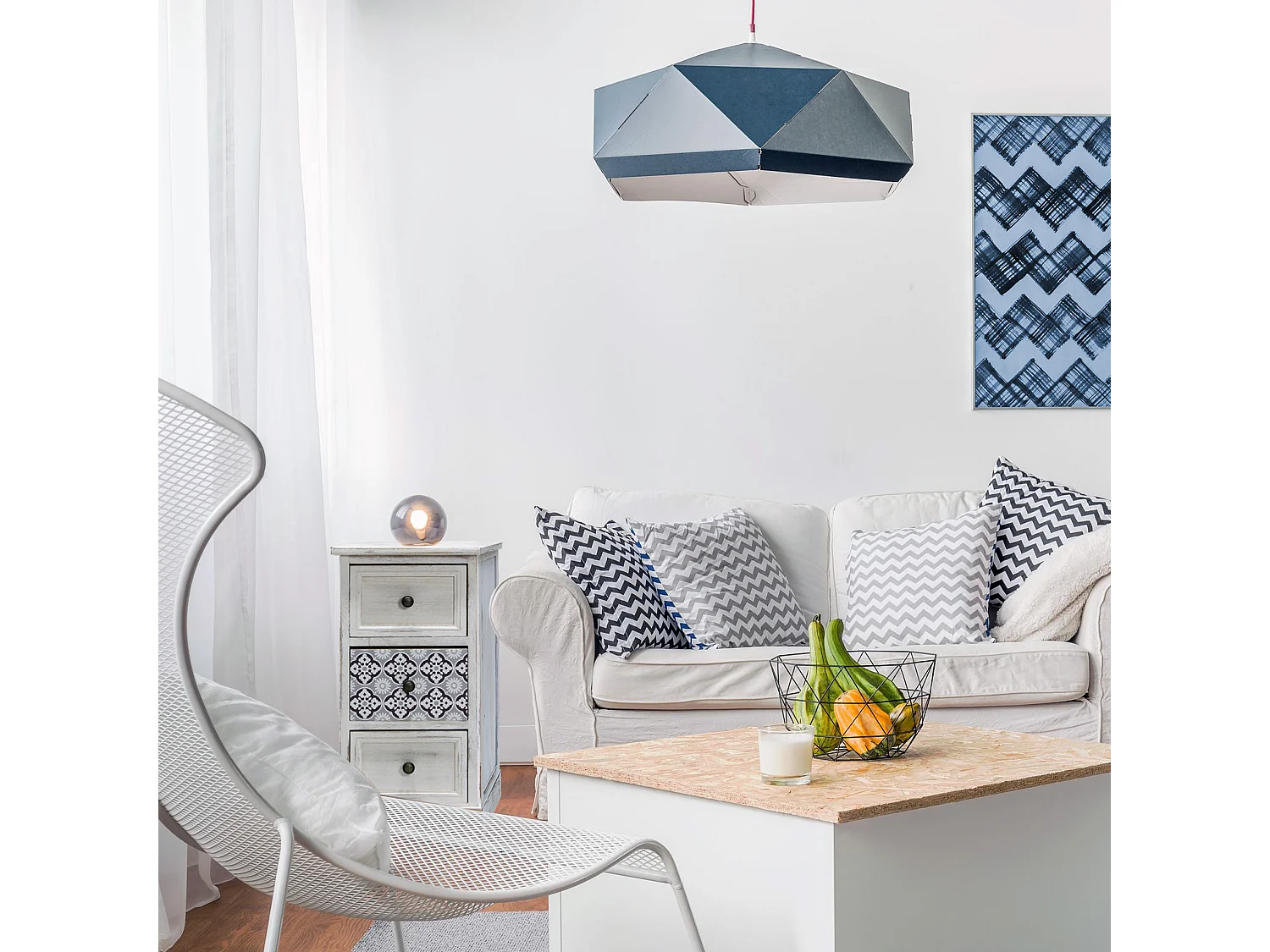 Comodino In Legno Bianco E Blu Con 3 Cassetti Camera Da Letto Shabby Chic 59,5x30x25 Cm