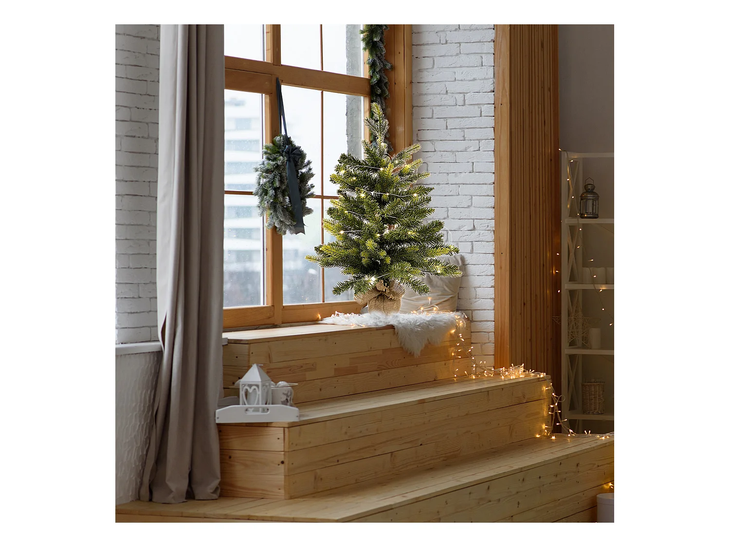 Arbre de Noël artificiel vert Petit 60 cm base Yuta 50 lumières LED