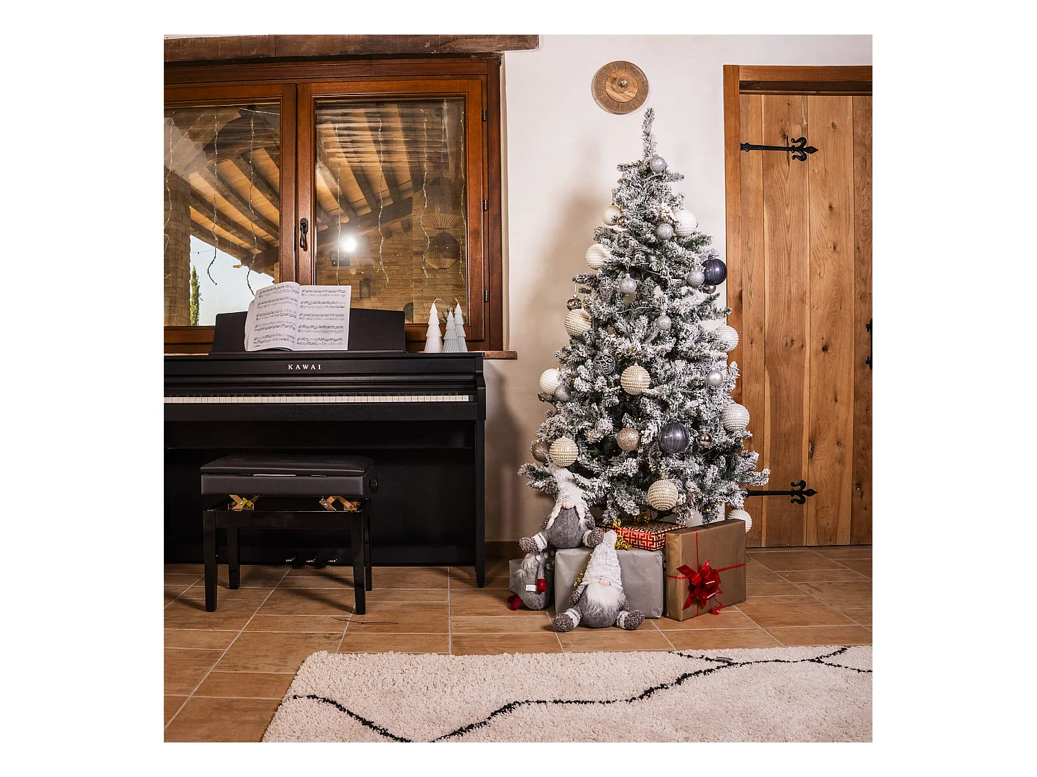 Albero di natale Innevato Abete Artificiale da 150 cm Folto Realistico 809 Rami