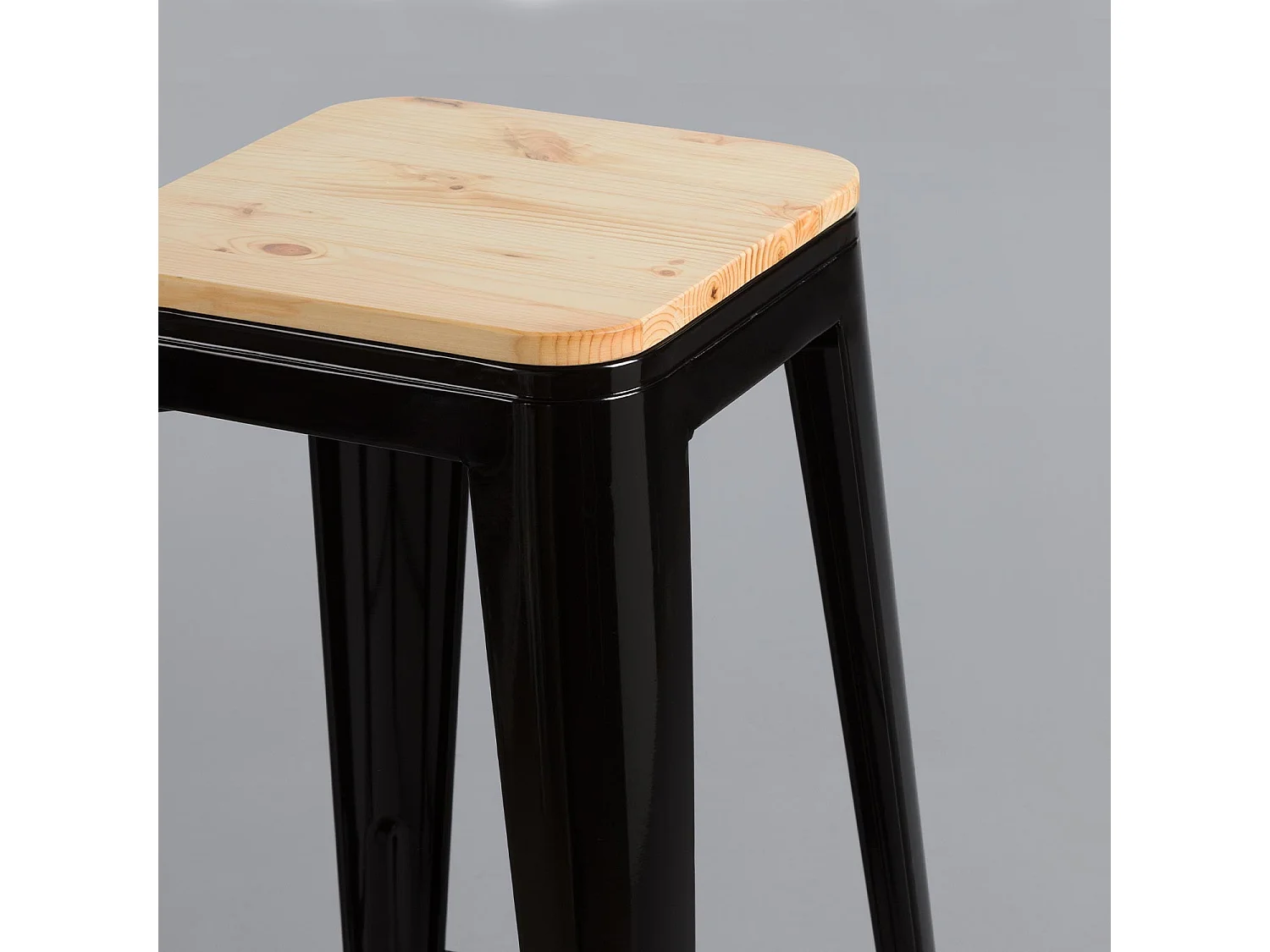 Tabouret industriel solide avec siège en bois 42x42x76.5cm Thinia Home