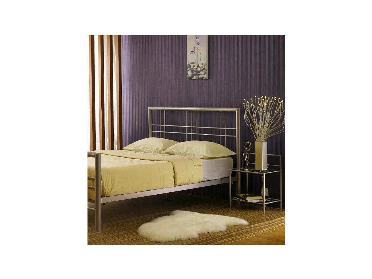 Bed PAXOS 160x200 cm in zilvergrijs metaal met lattenbodem.