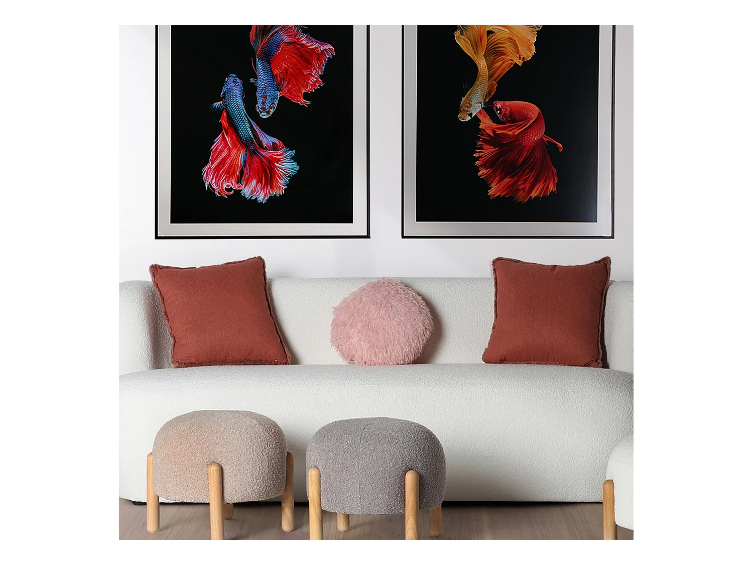 Cojín de poliéster en color rosa de 42x42x10cm