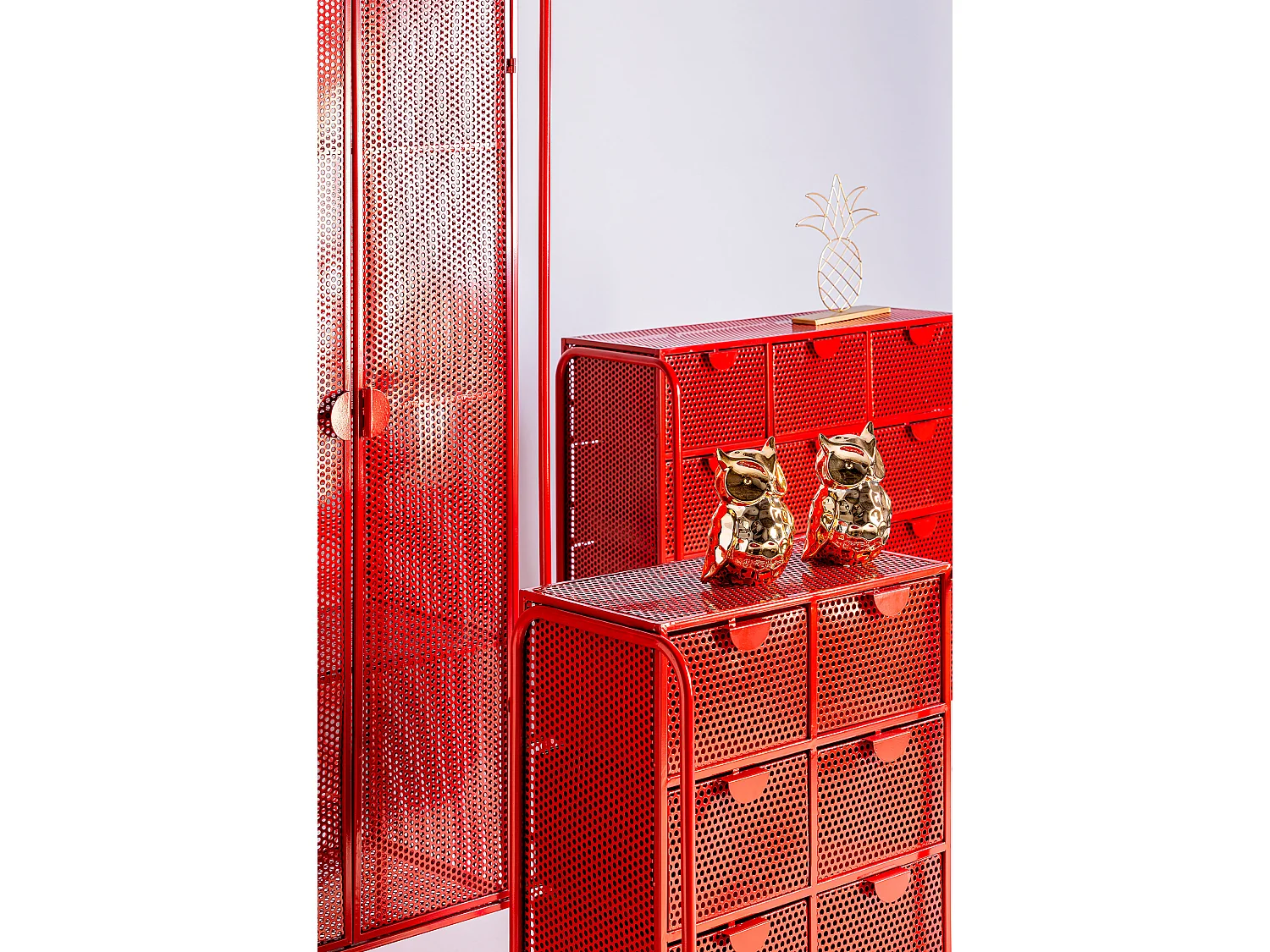 Cómoda de hierro en color rojo de 89x37x97cm