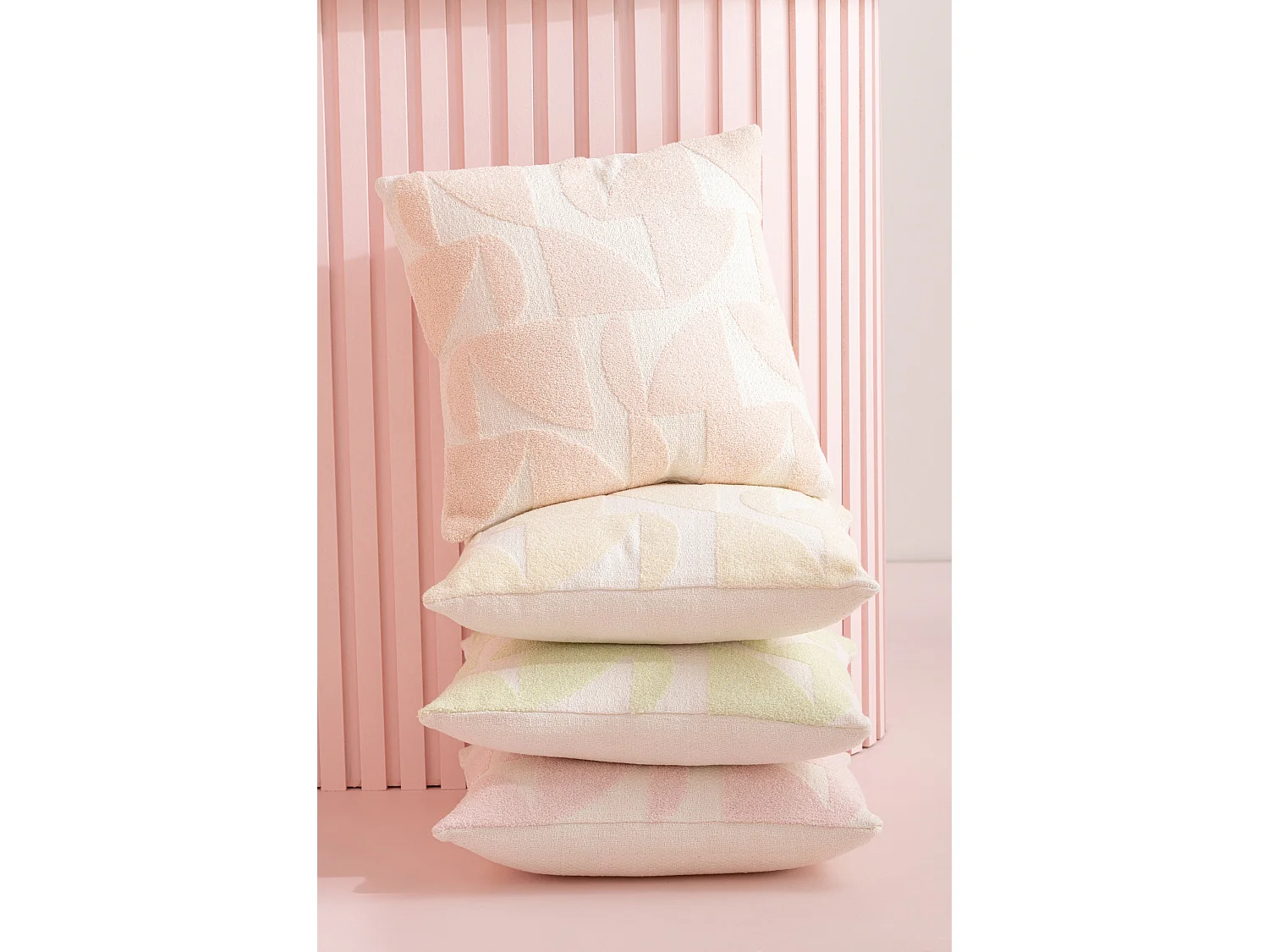 Coussin Déco "Géométrique" 43x43cm Jaune Clair