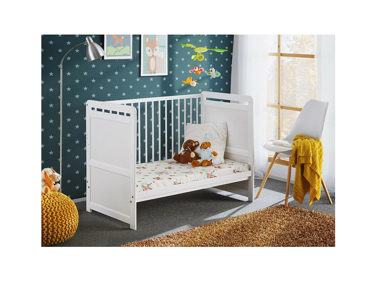 Babybed en matras uit de collectie GUIZMO, in hoogte verstelbaar. Matte witte kleur.