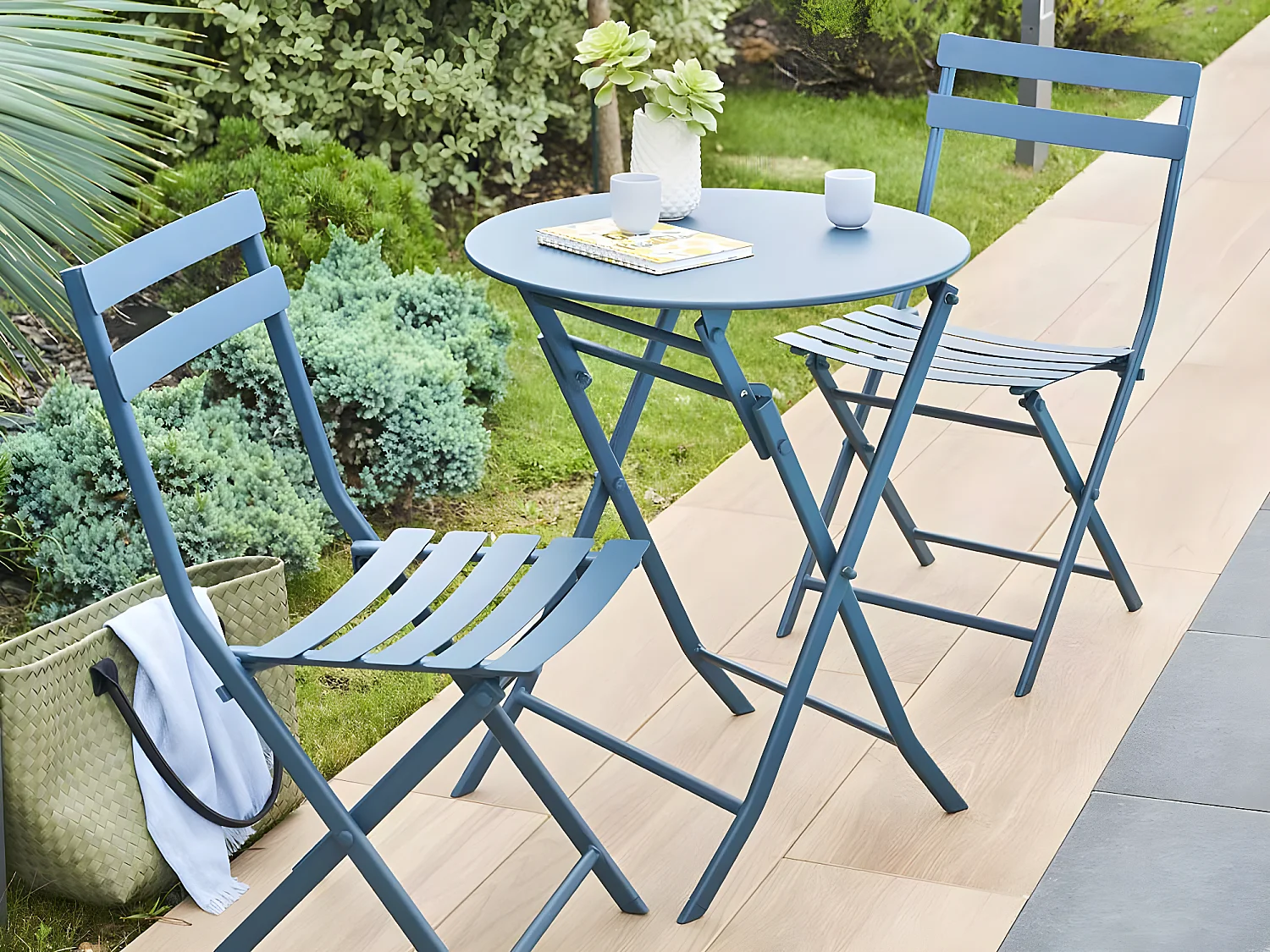 Table de jardin ronde Greensboro Ø 60 cm Bleu Pétrol - 2 places - Hespéride