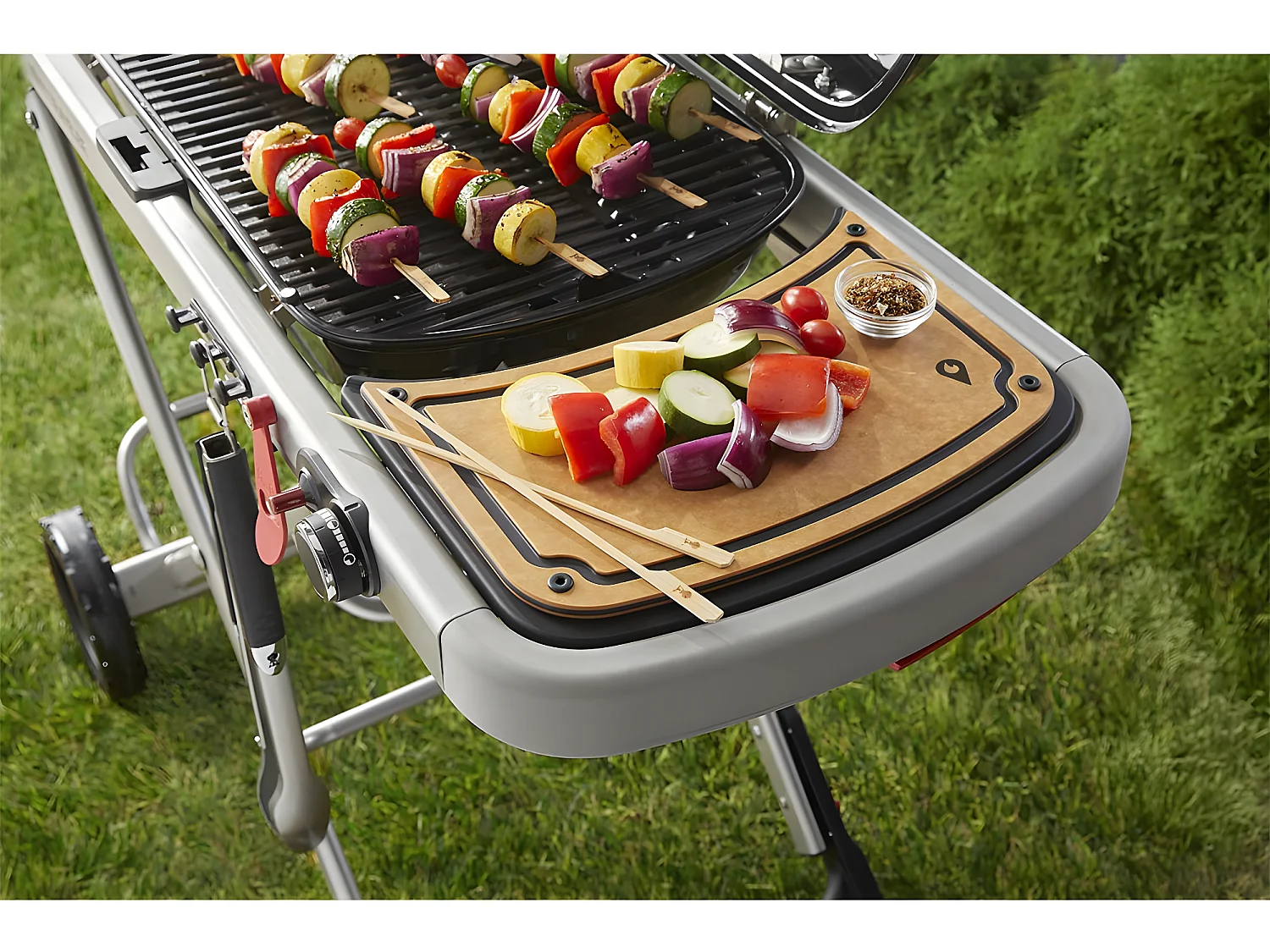 Planche réversible de préparation et de service barbecue Weber Traveler