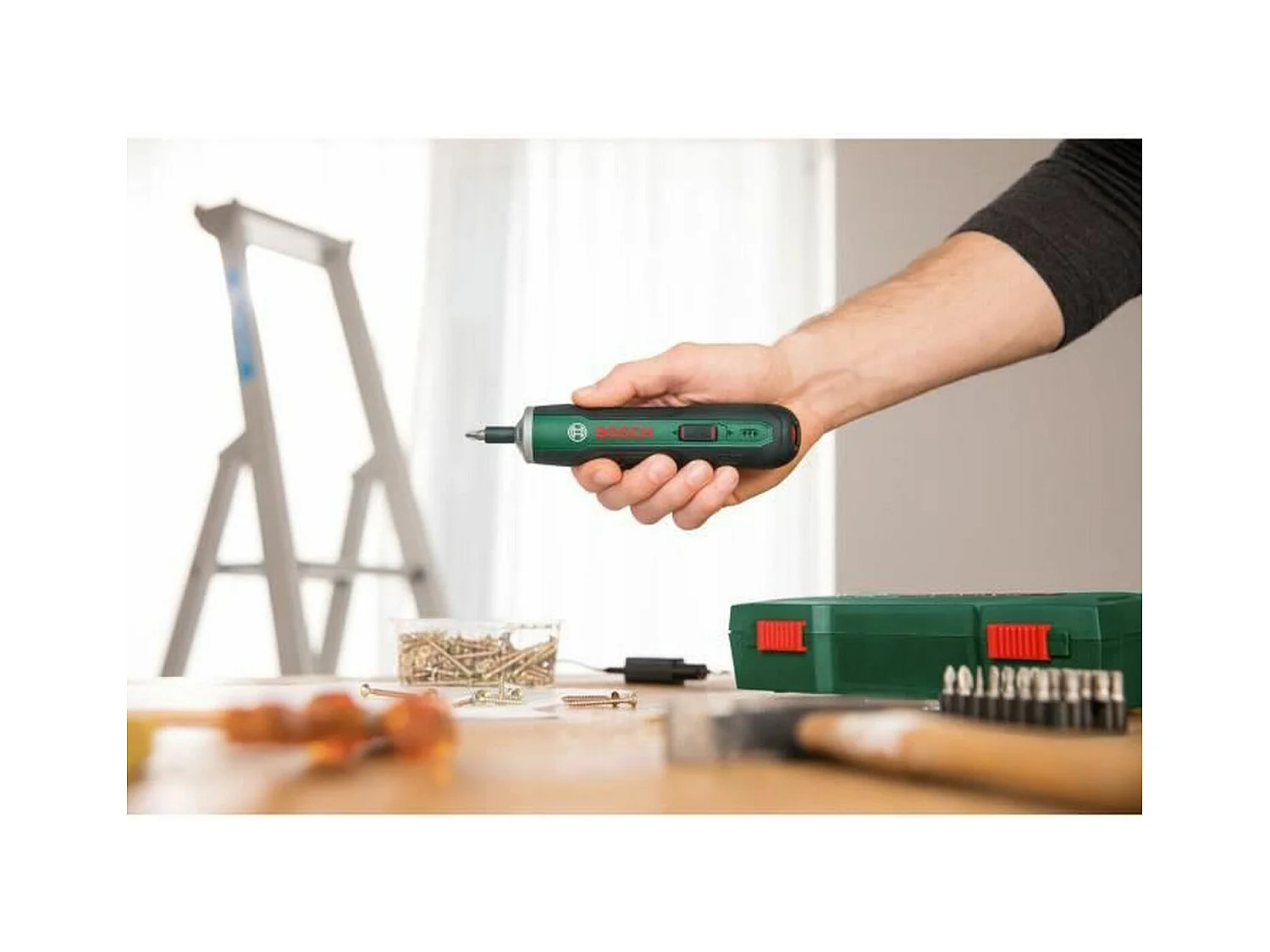 Visseuse sans fil ergonomique Bosch - PushDrive 3,6 V 1,5 Ah, recharge Micro USB, 32 embouts