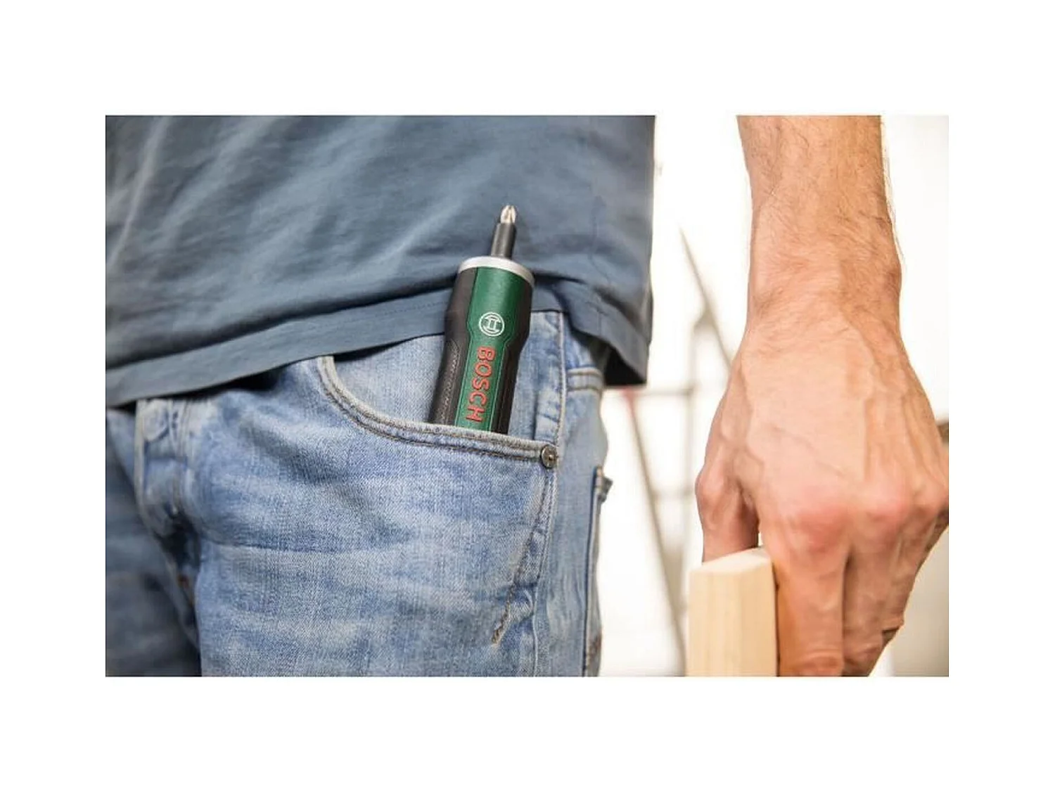 Visseuse sans fil ergonomique Bosch - PushDrive 3,6 V 1,5 Ah, recharge Micro USB, 32 embouts