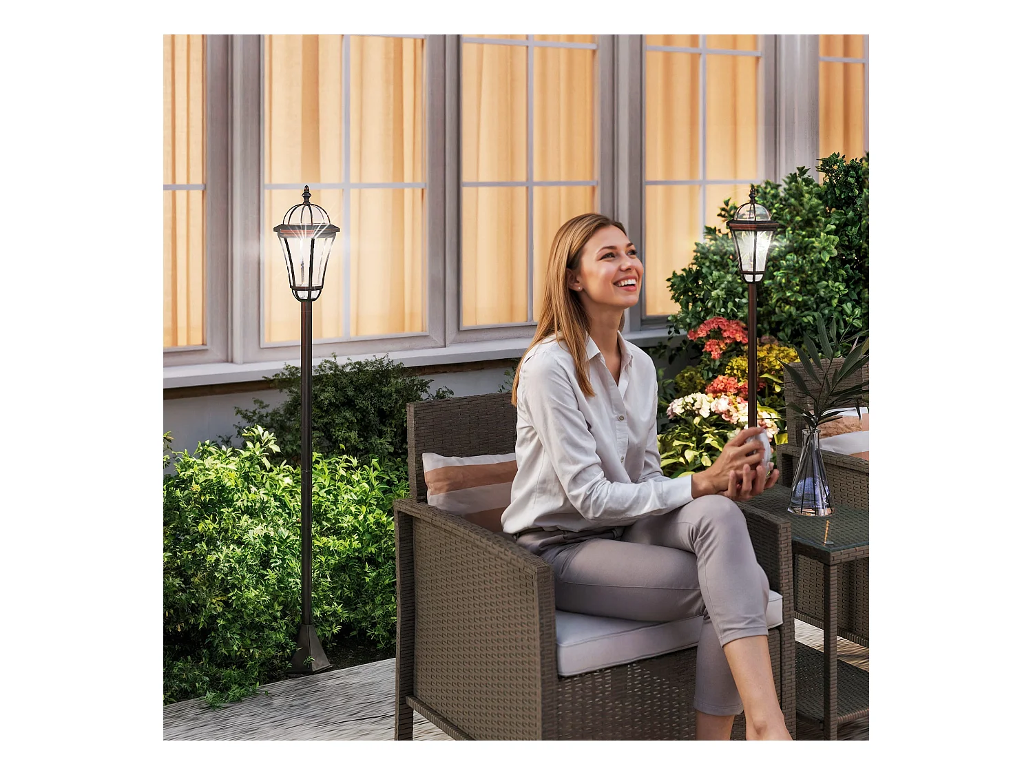 Lot de 2 luminaires extérieurs solaires lampadaires lanternes classiques LED 15 Lm Ø 18,5 x 129H cm noir