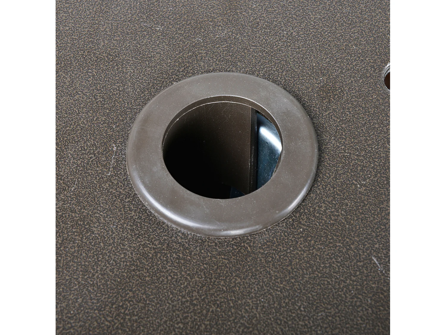 Table basse pied de parasol 2 en 1 résine tressée imitation rotin métal époxy chocolat