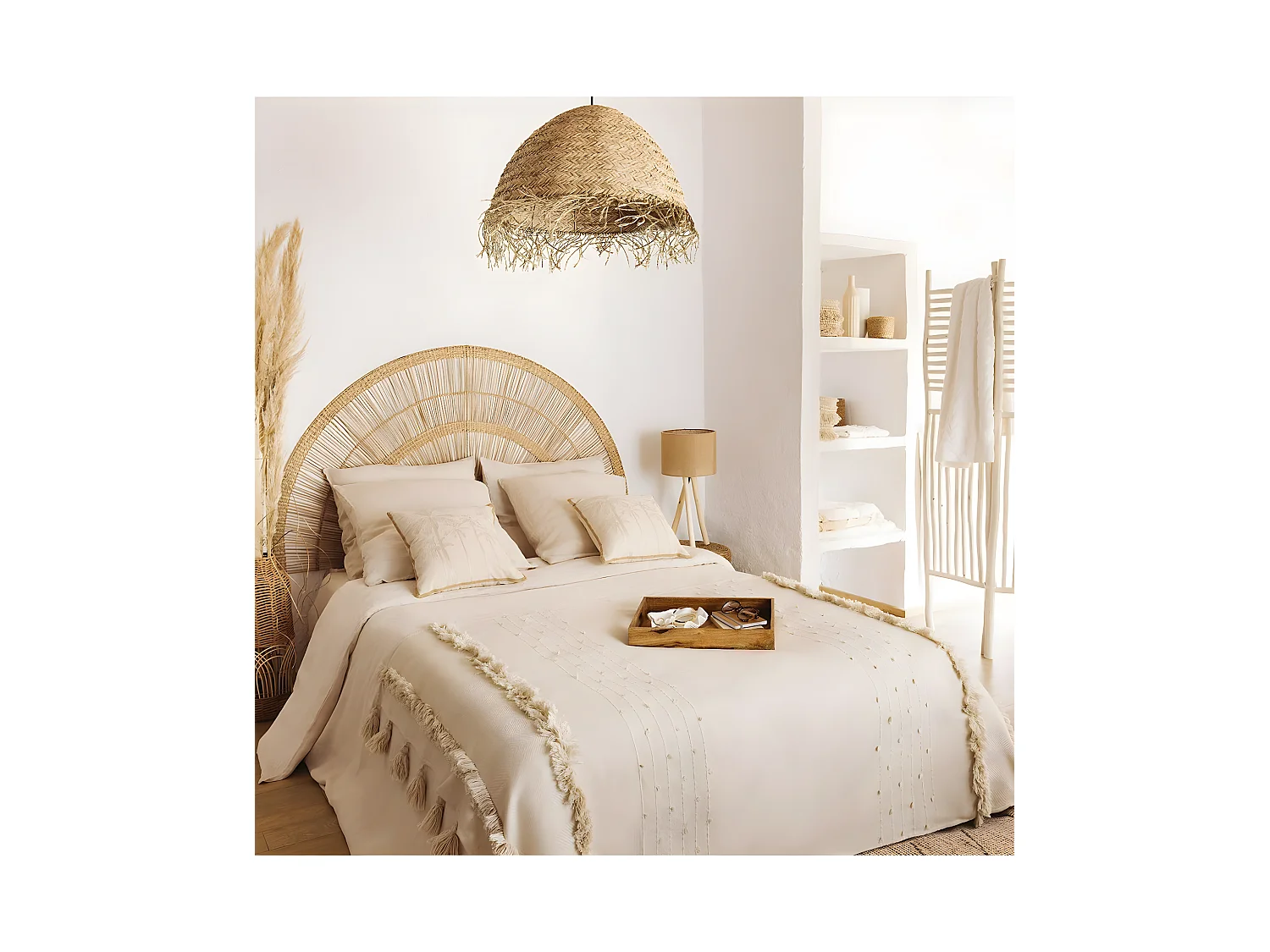 Jeté de Lit  Beige motif Tuftés et Pompons sur les cotés 130 x 180 cm