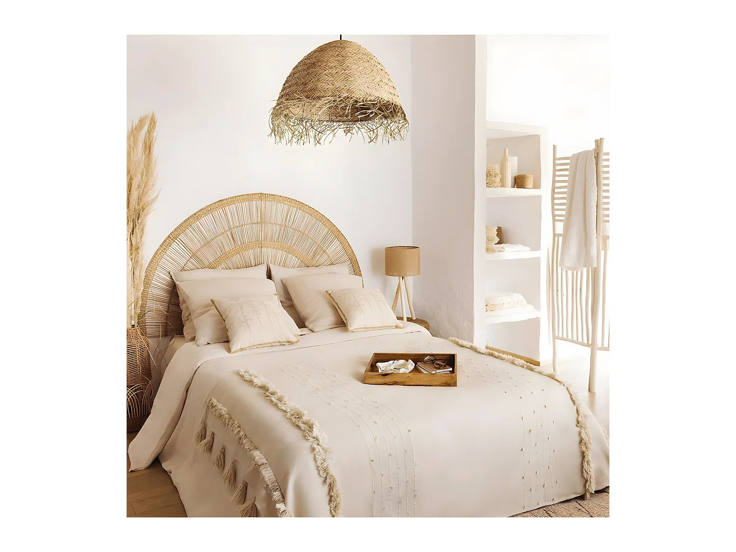 Jeté de Lit  Beige motif Tuftés et Pompons sur les cotés 130 x 180 cm