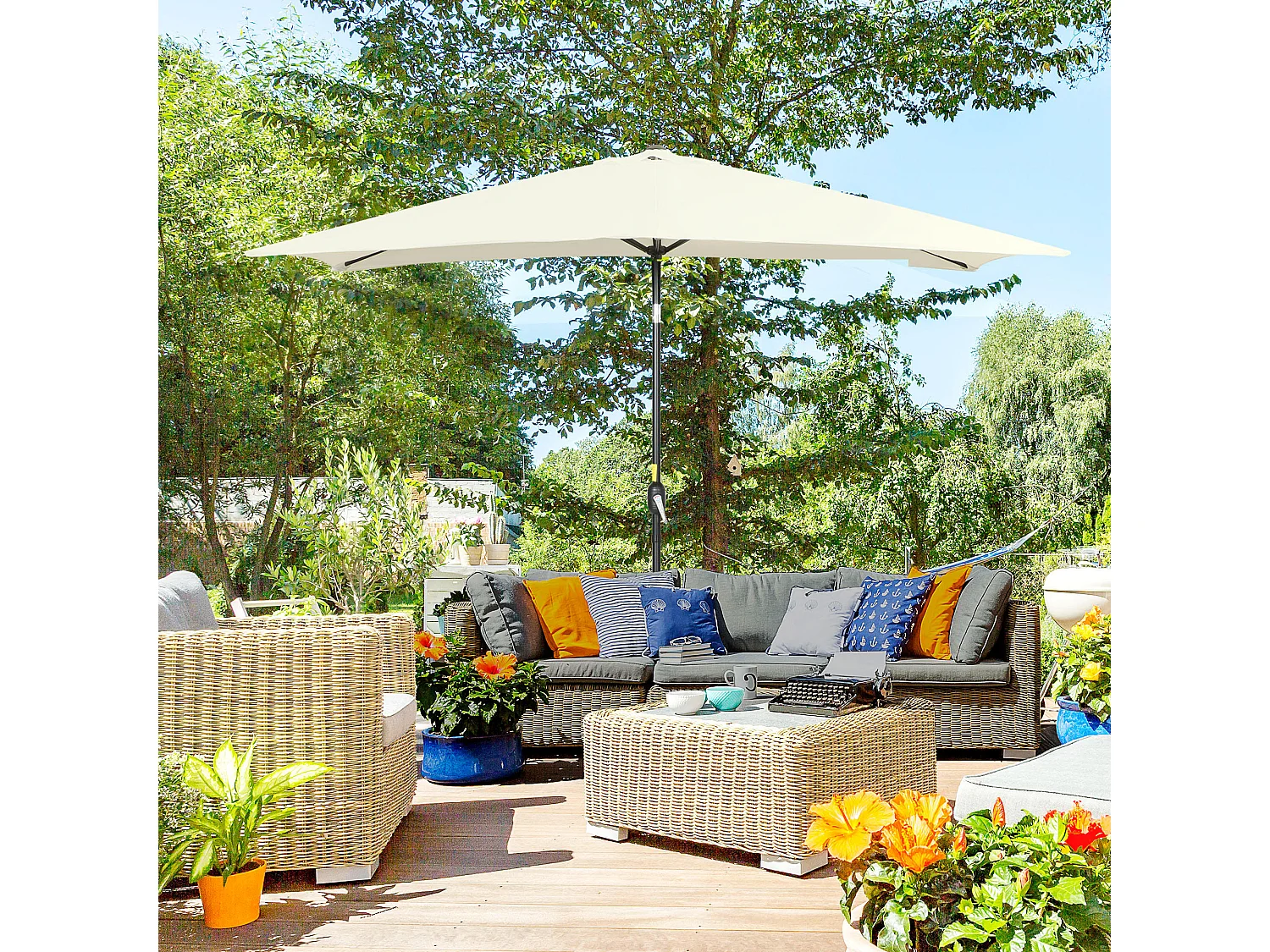 Parasol inclinable rectangulaire métal polyester haute densité 2,95L x 1,95l x 2,4H m crème