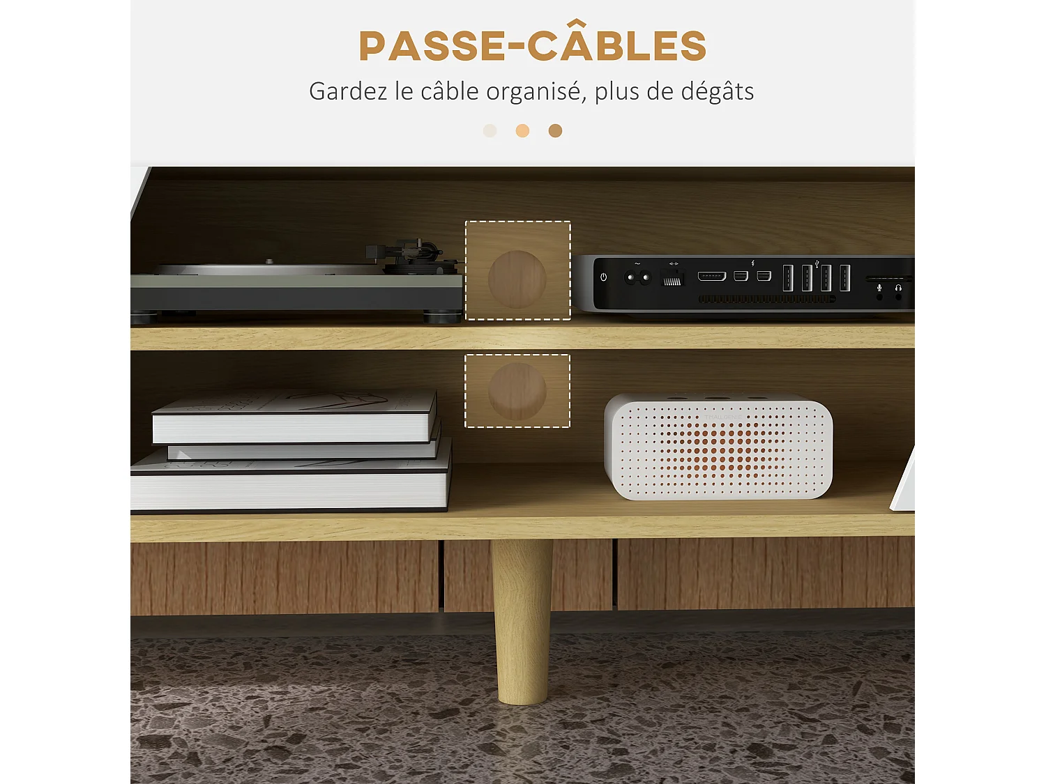 Meuble TV bas sur pied style scandinave 2 portes 2 niches piètement effilé incliné bois panneaux blanc aspect chêne clair