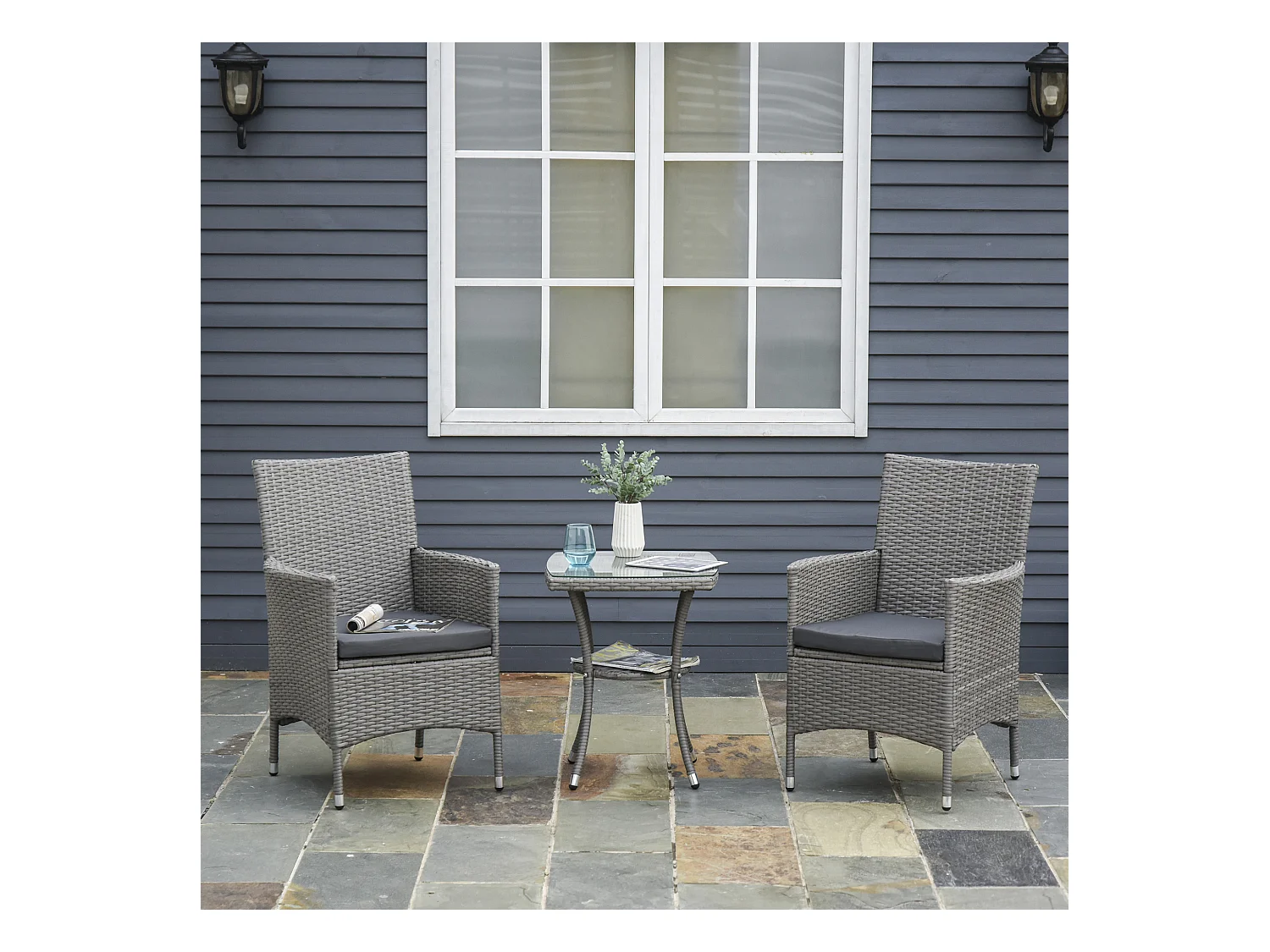 Outsunny Ensemble salon de jardin 2 places : 2 fauteuils et table basse plateau verre trempé résine tressée imitation rotin avec coussins gris