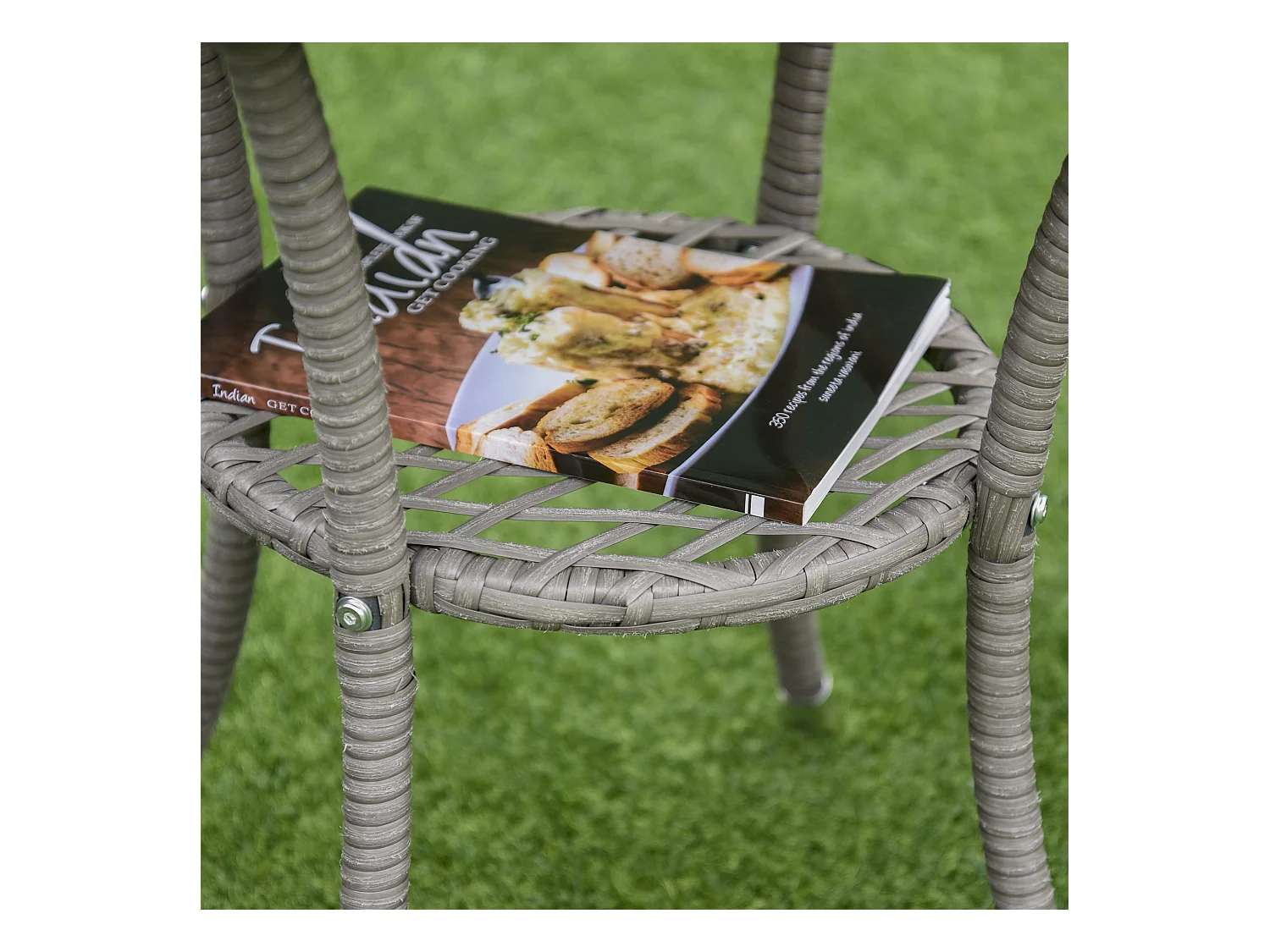 Outsunny Ensemble salon de jardin 2 places : 2 fauteuils et table basse plateau verre trempé résine tressée imitation rotin avec coussins gris