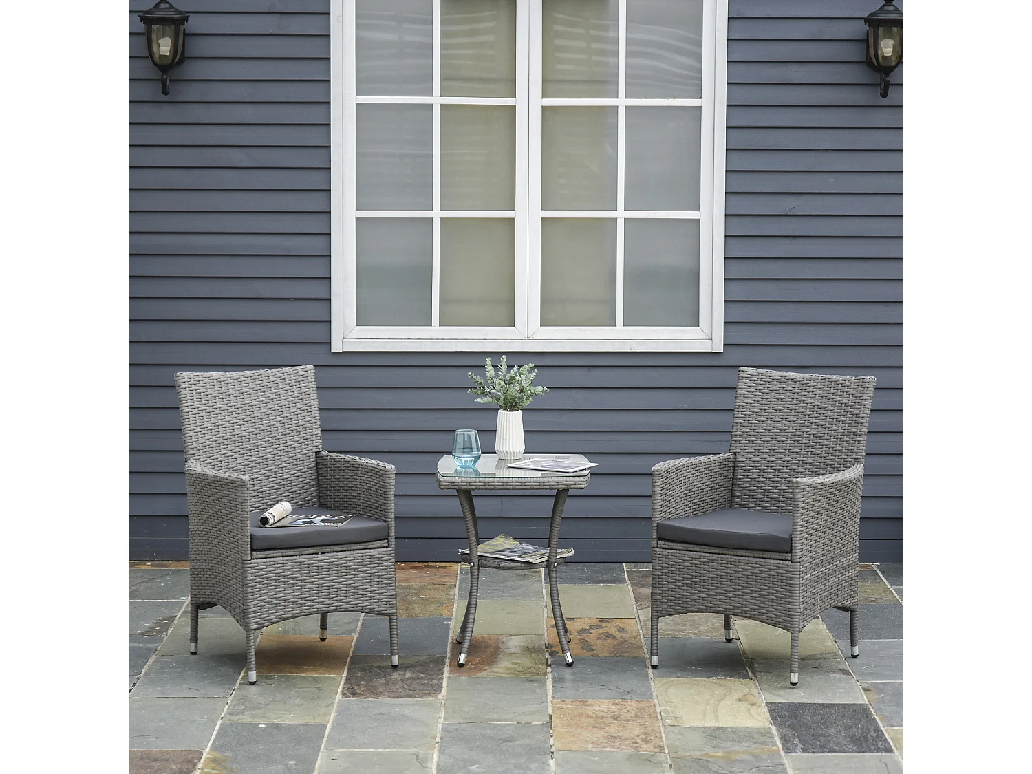 Outsunny Ensemble salon de jardin 2 places : 2 fauteuils et table basse plateau verre trempé résine tressée imitation rotin avec coussins gris