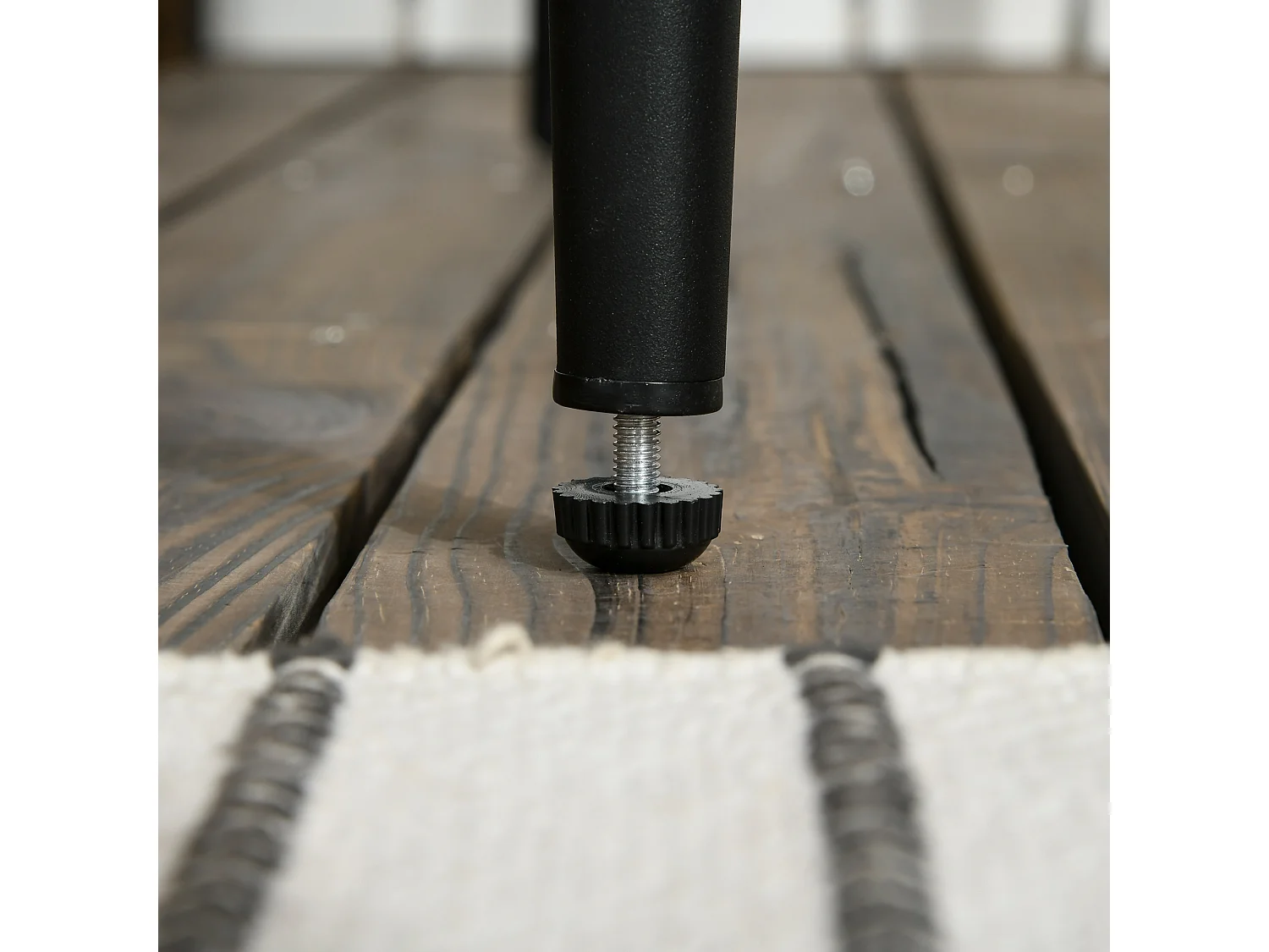 Salon de jardin 2 personnes 3 pièces 2 fauteuils avec coussins table basse ronde plateau verre trempé corde tressée métal gris