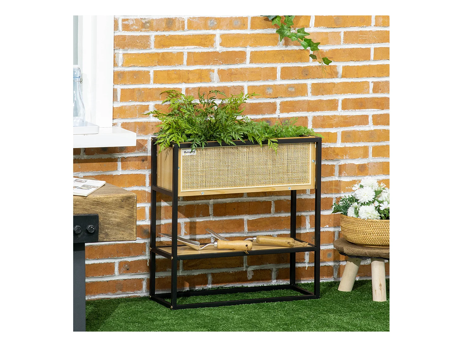 Jardinière sur pied style naturel - géotextile inclus, étagère intégrée - métal noir bois sapin verni bambou tressé