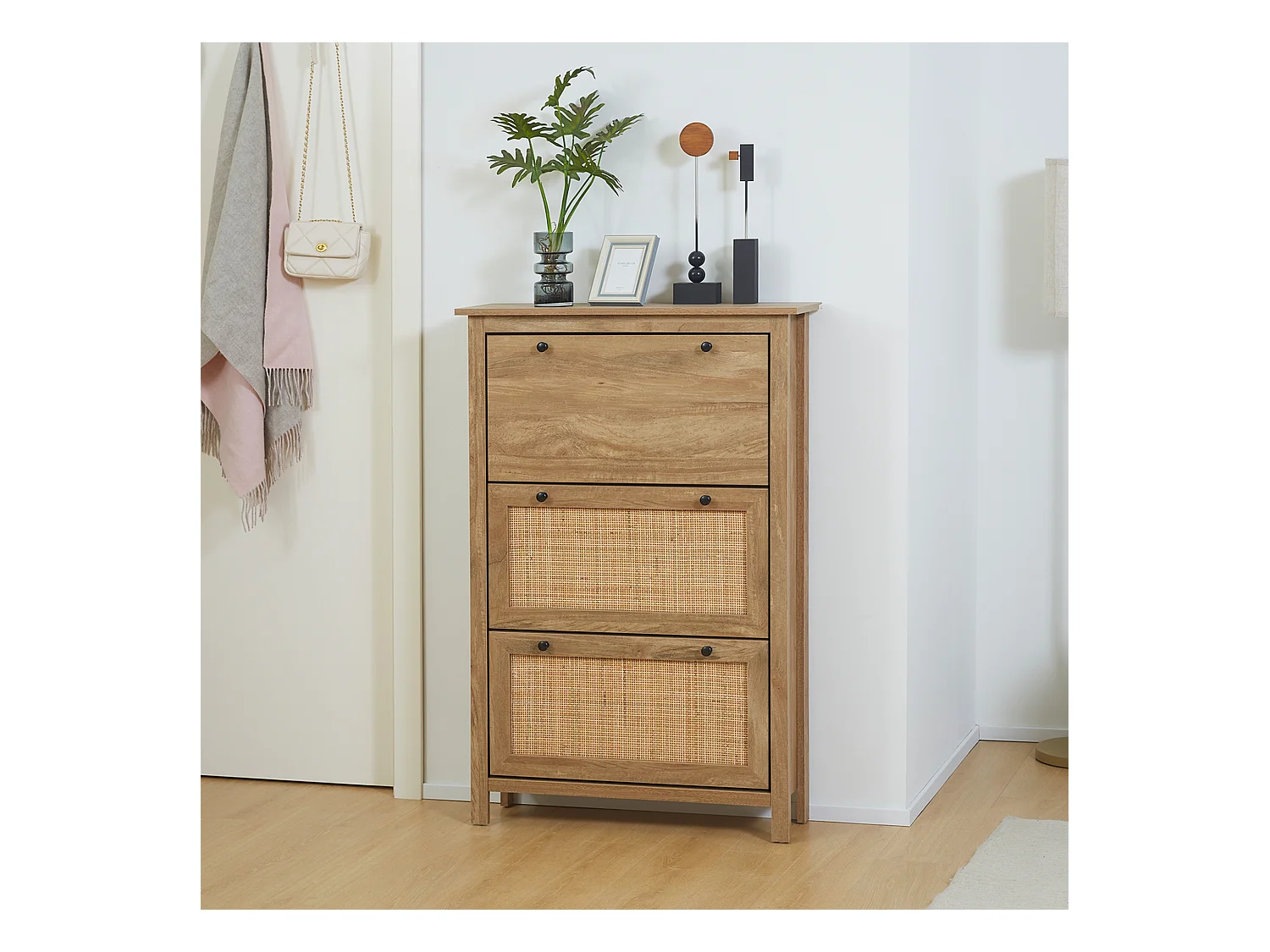 Meuble à chaussures 3 portes abattants dim. 80L x 23,5L x 121,5H cm aspect bois effet cannage rotin