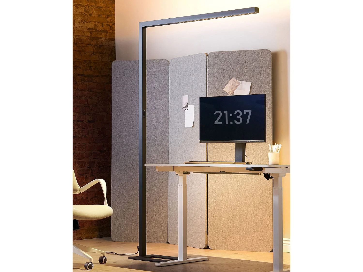 LED Stehlampe MENSA mit Bewegungsmelder Metall Schwarz
