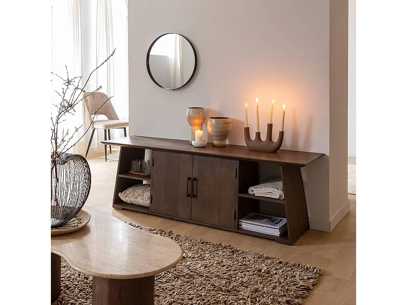 Mueble de TV de madera de mango Daniella - Elegancia y robustez para un espacio de vida dinámico