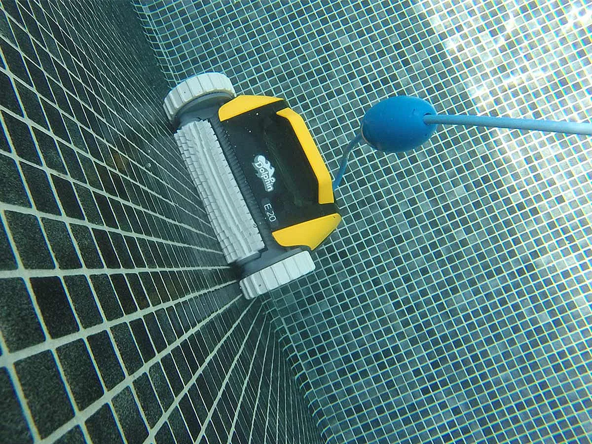 Robot de piscine électrique E20 - Dolphin