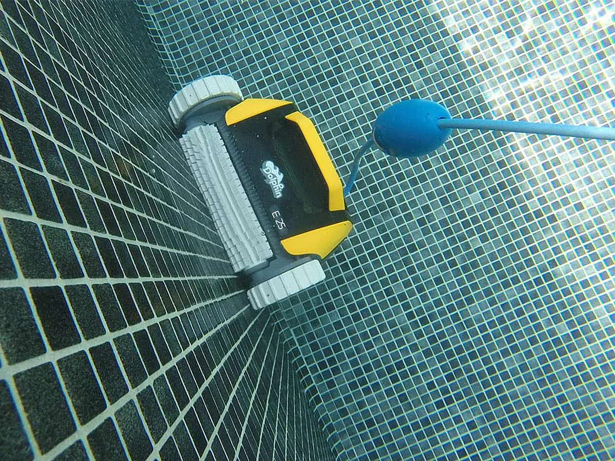 Robot de piscine électrique E25 - Dolphin