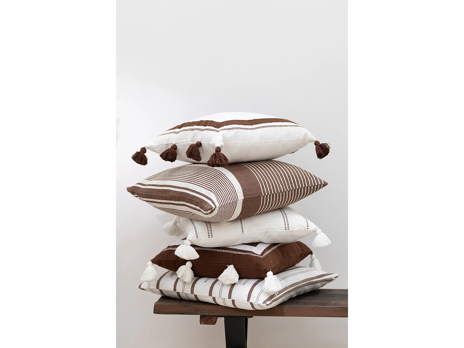 Coussin Déco Lignes "Iliana" 50x50cm Blanc