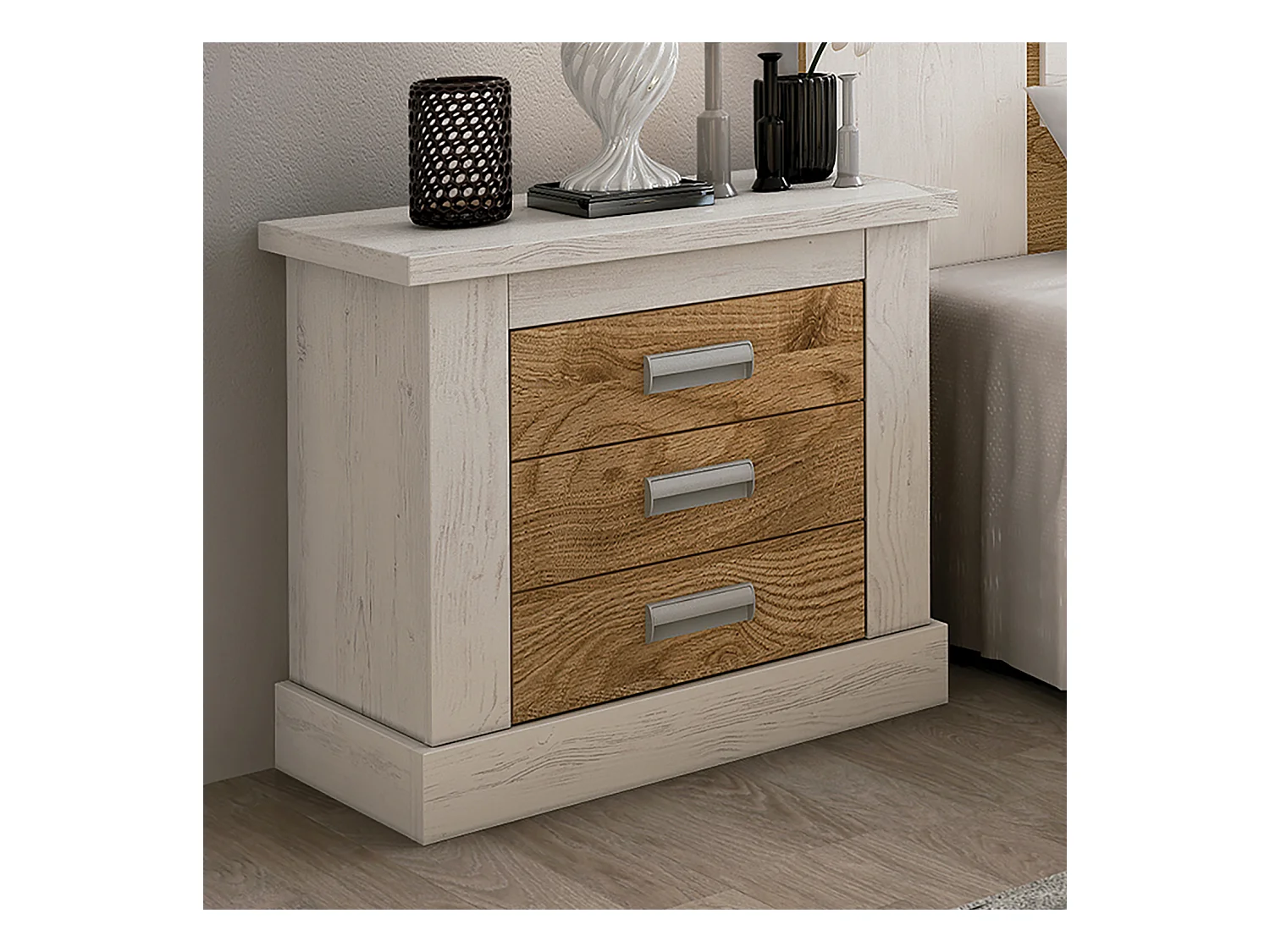 Table de chevet, table de nuit avec 3 tiroirs coloris chêne, pin andersen - Longueur 66 x Profondeur 39,60 x Hauteur 63,8 cm