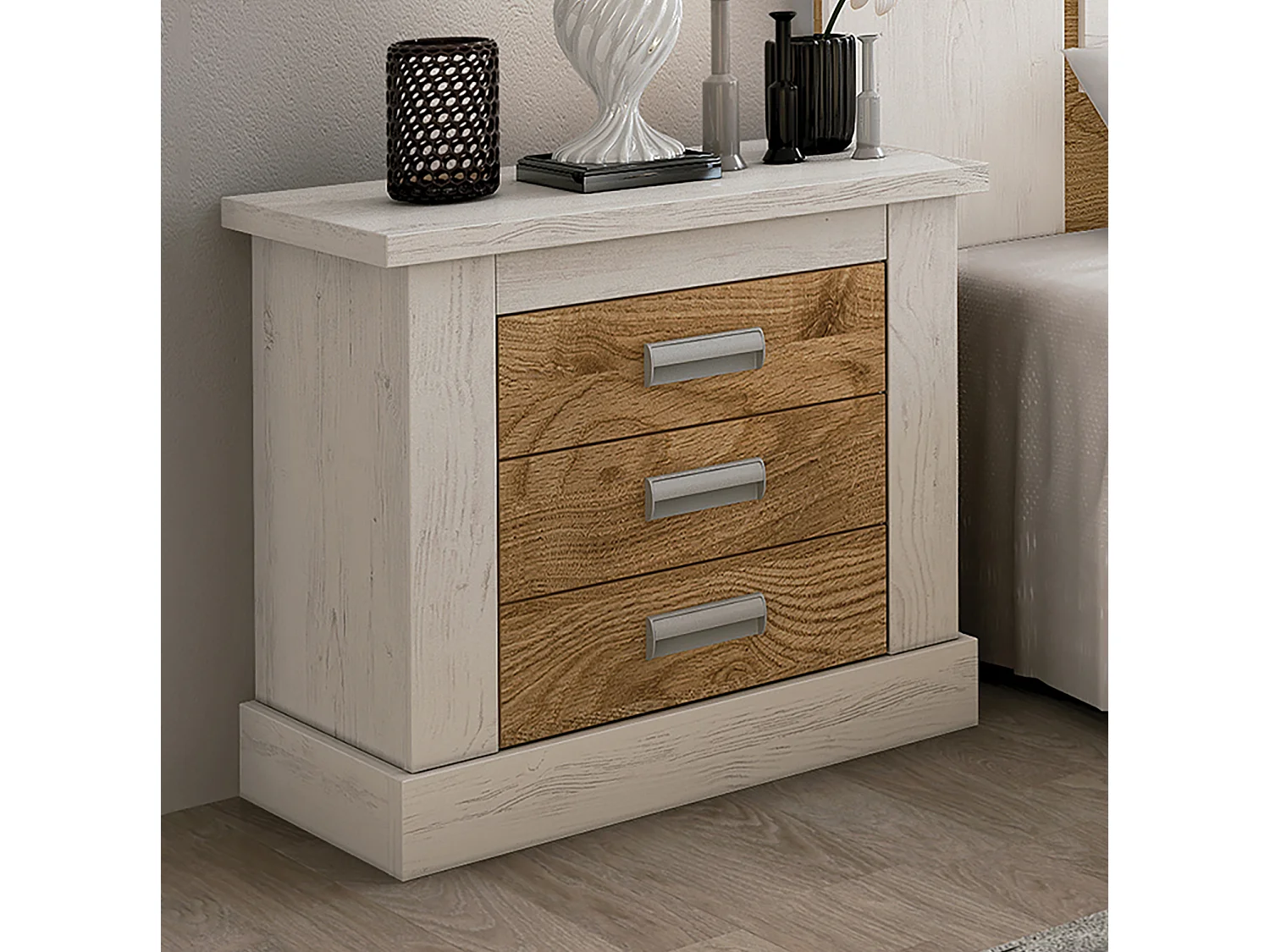 Table de chevet, table de nuit avec 3 tiroirs coloris chêne, pin andersen - Longueur 66 x Profondeur 39,60 x Hauteur 63,8 cm