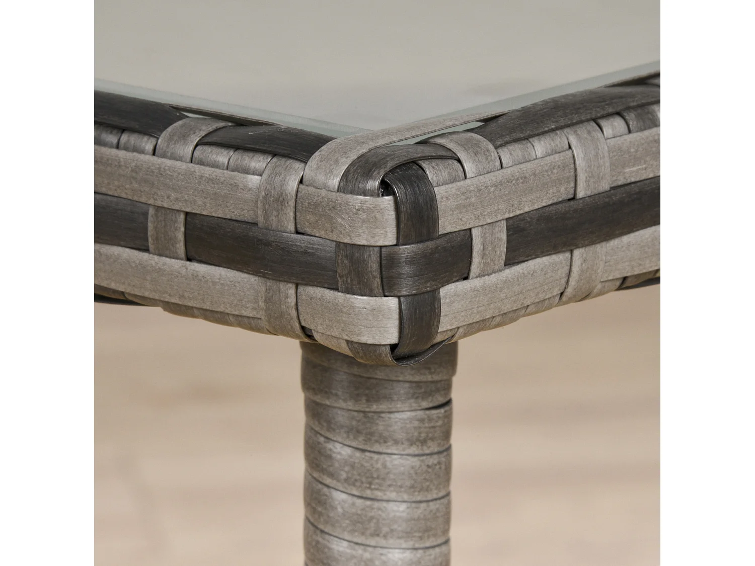 Table basse de jardin plateau verre trempé 5 mm résine tressée imitation rotin gris