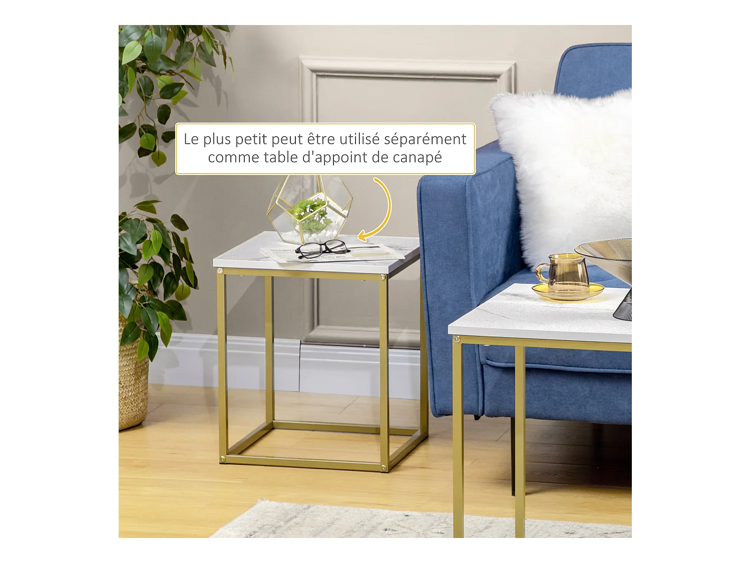 Lot de 2 tables basses gigognes carrées style art déco - acier doré panneaux aspect marbre blanc