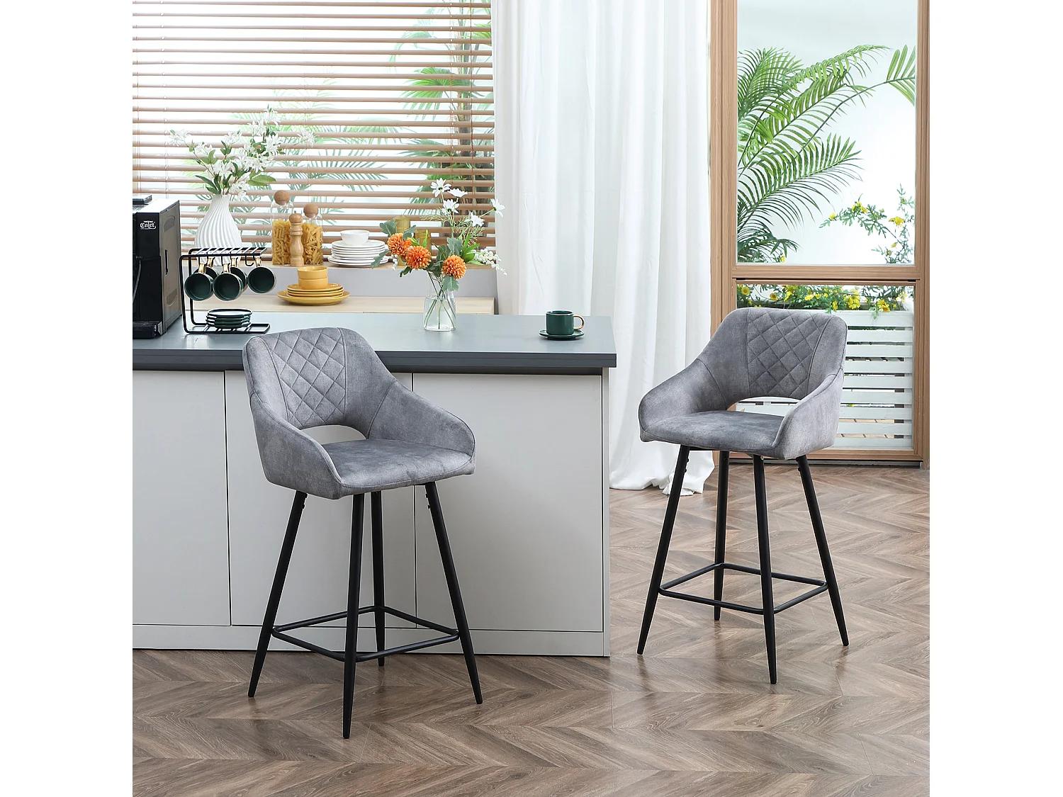 Lot de 2 tabourets de bar design Chesterfield dossier ajouré effet capitonné piètement acier effilé noir velours gris
