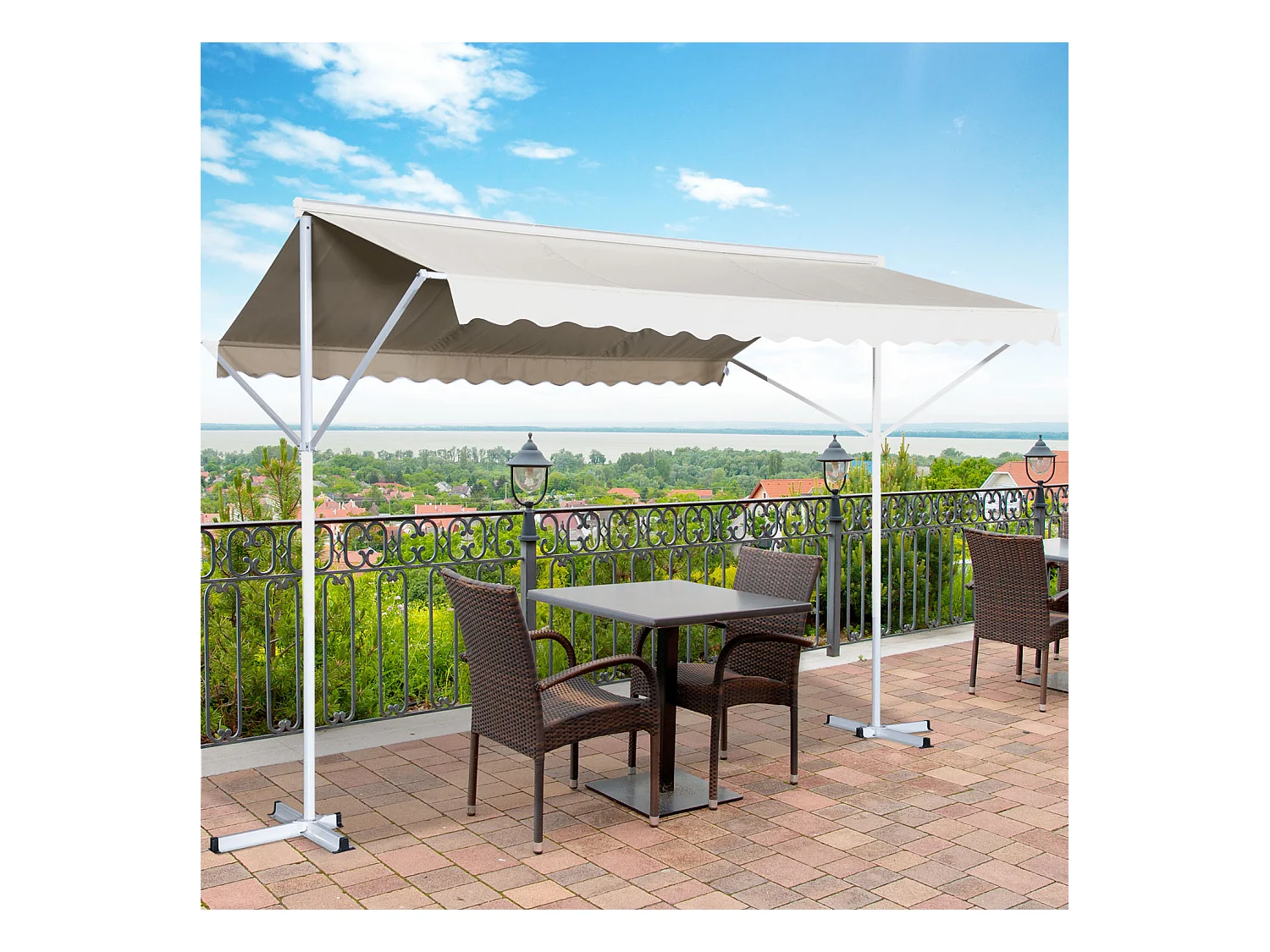 Store double pente manuel rétractable inclinaison réglable acier époxy blanc polyester imperméabilisé anti-UV beige dim. 4,50L x 3,40l x 2,55H m