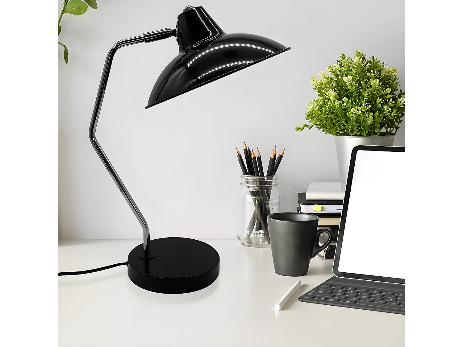 Flexo Orientable Et Articulable modèle Elian Black/Chrome FABRILAMP