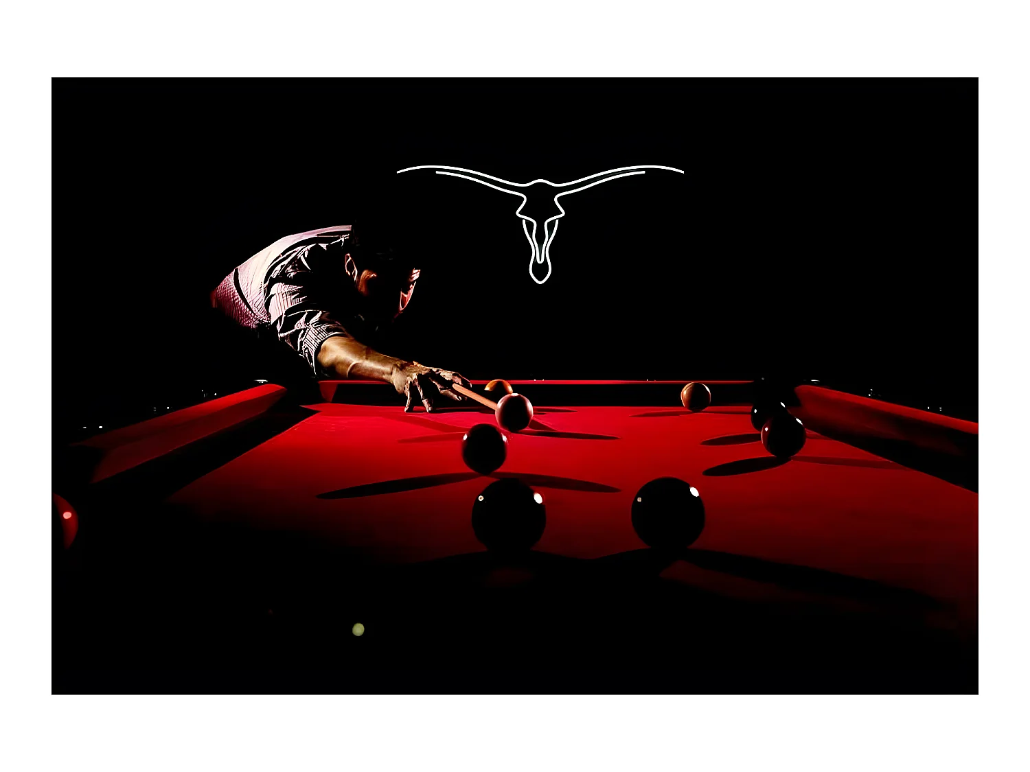 Appliquez des traits décoratifs de LED noires MANTRA