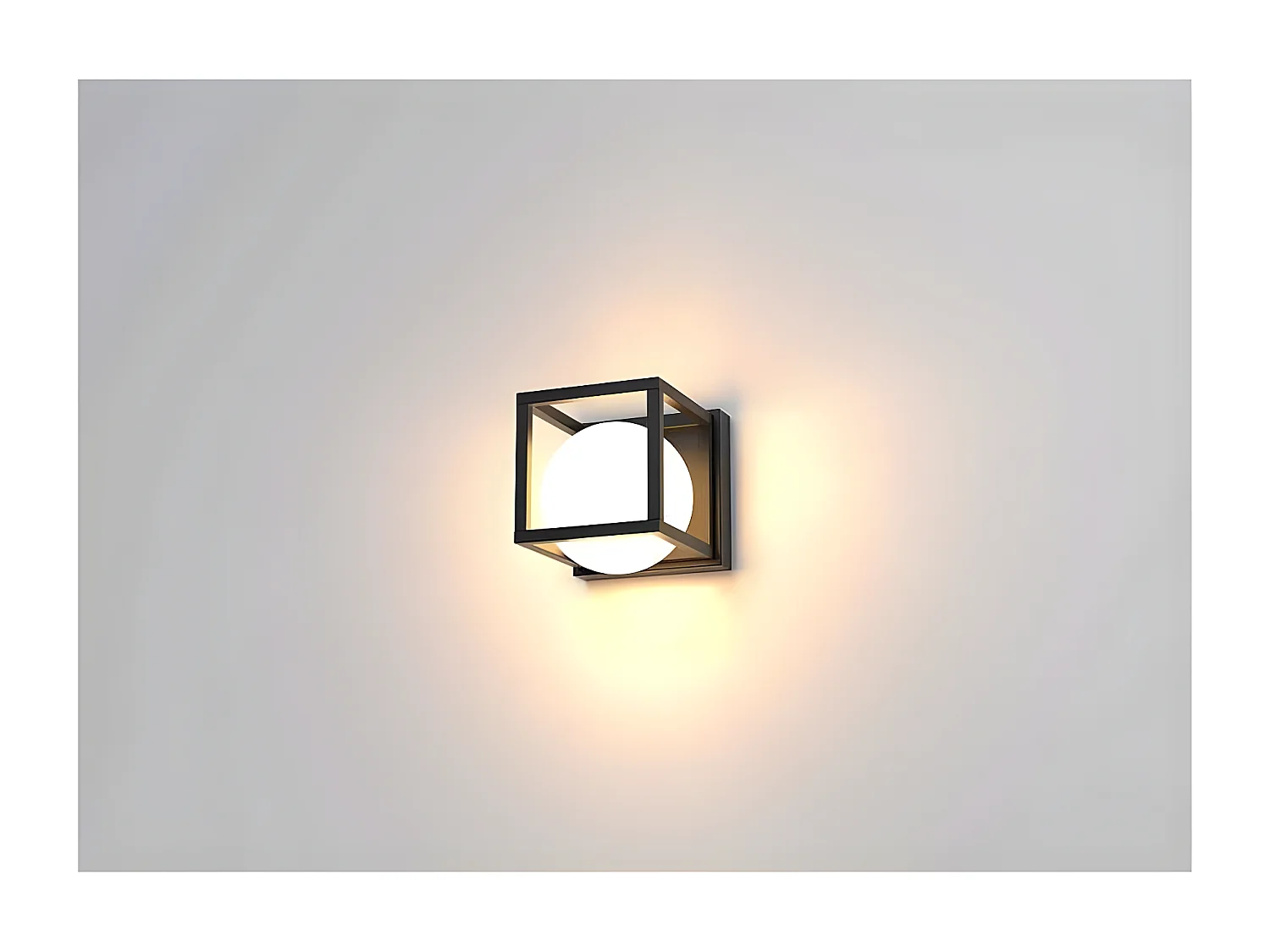 Appliquer le modèle DESIGUAL en métal noir avec des MANTRA tulipes sphériques